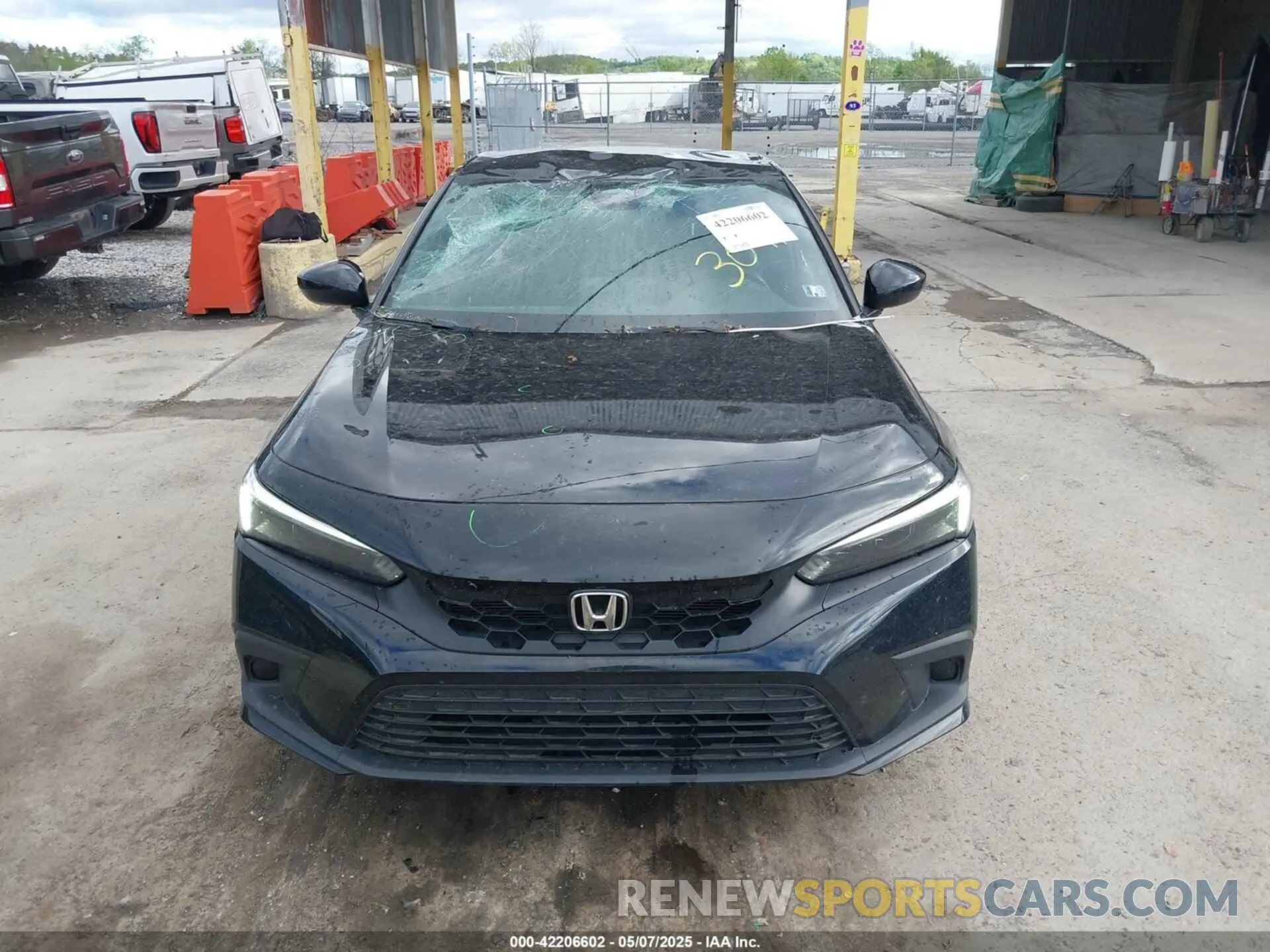 12 Photograph of a damaged car 19XFL2H87NE003046 HONDA CIVIC 2022