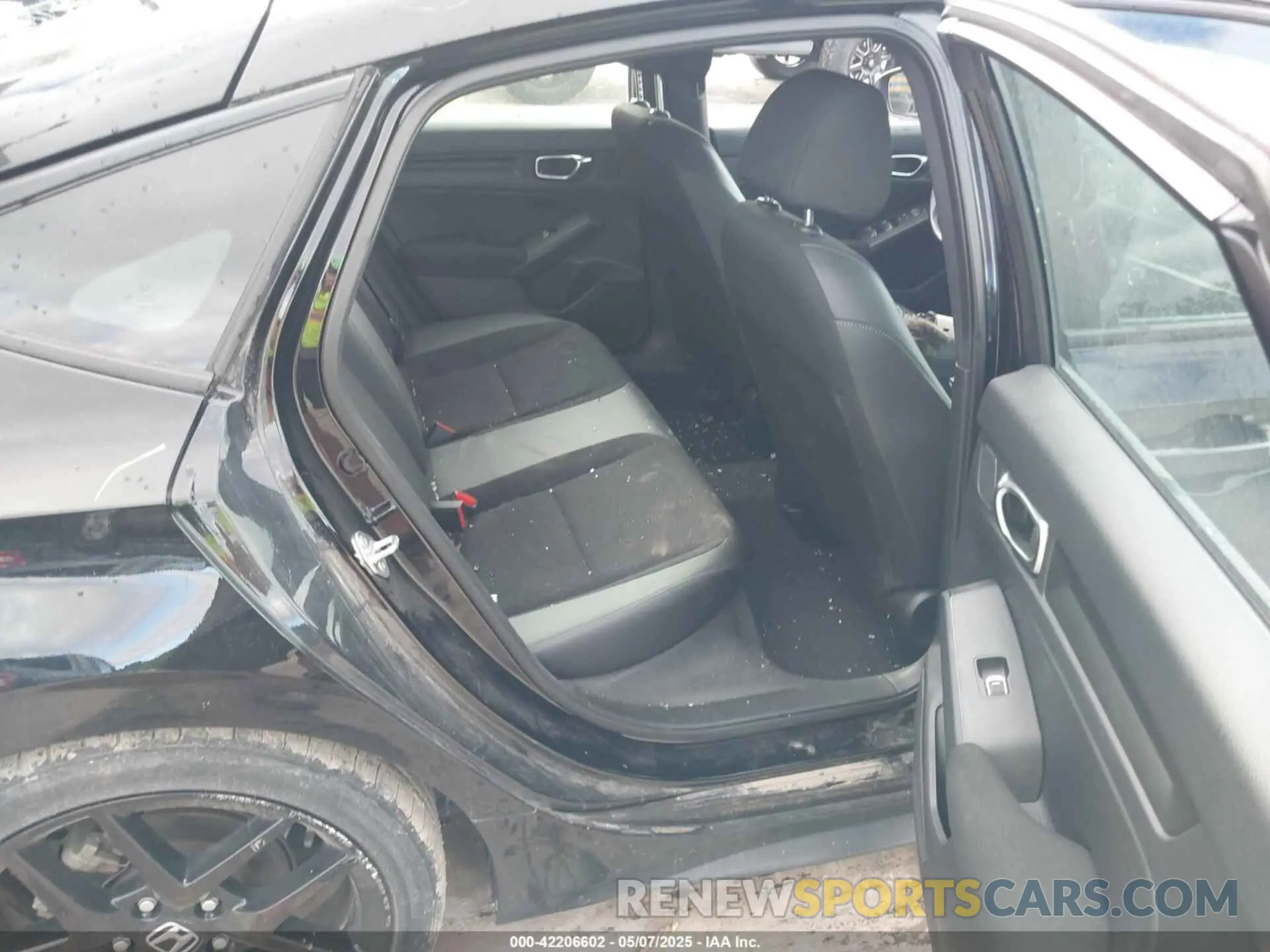 8 Photograph of a damaged car 19XFL2H87NE003046 HONDA CIVIC 2022