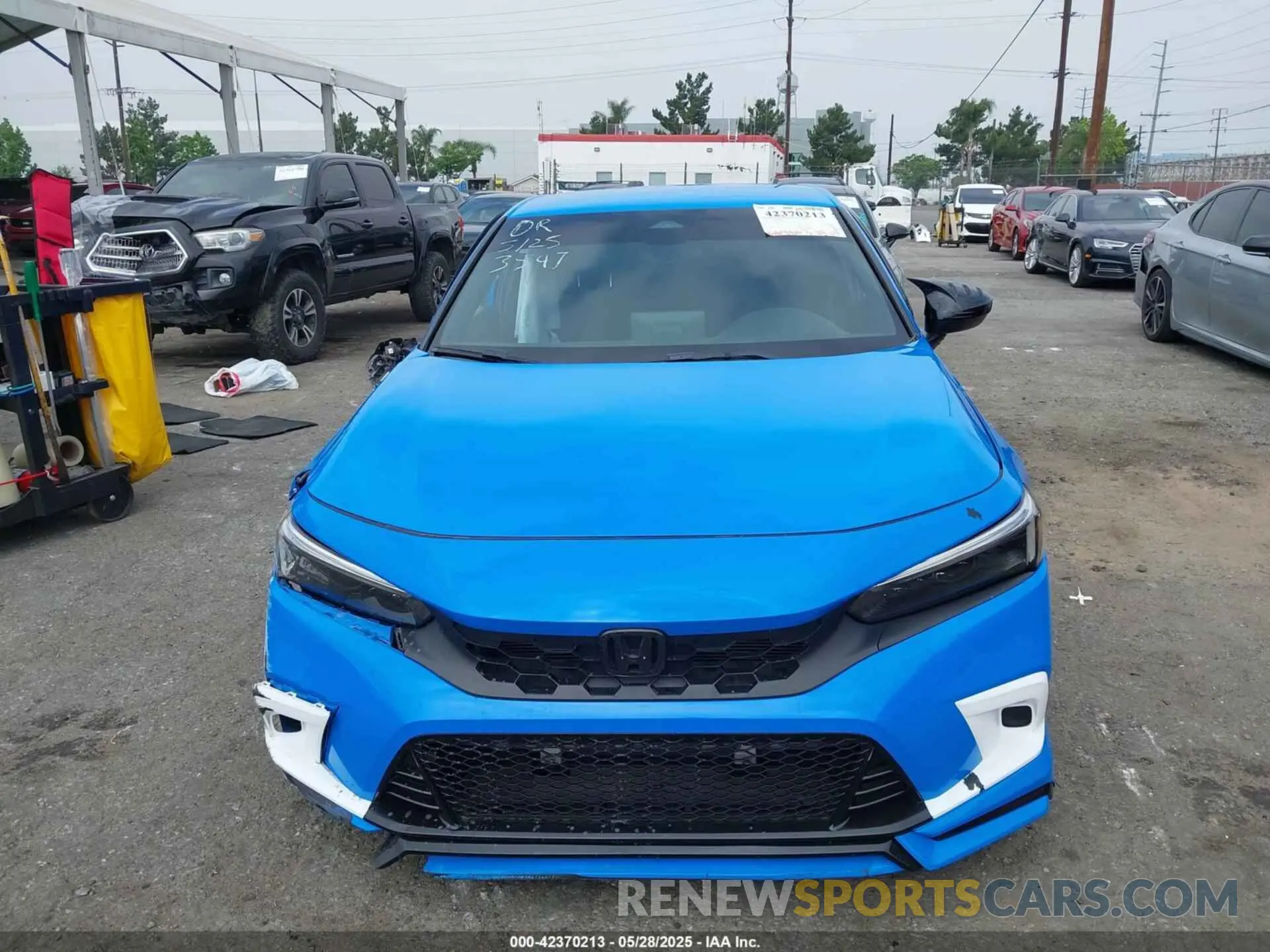 13 Photograph of a damaged car 19XFL2H87NE003547 HONDA CIVIC 2022