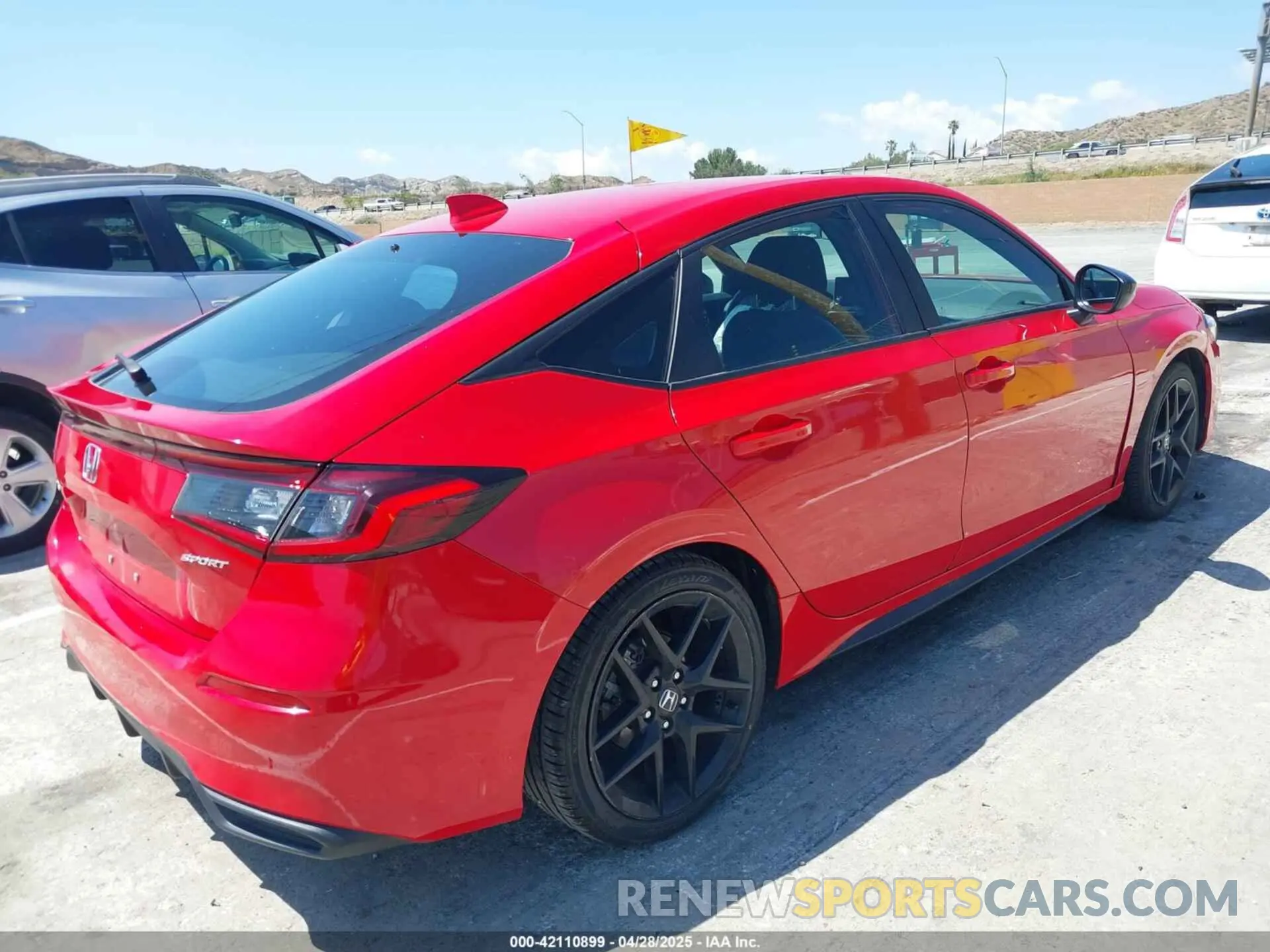 4 Photograph of a damaged car 19XFL2H88NE004853 HONDA CIVIC 2022