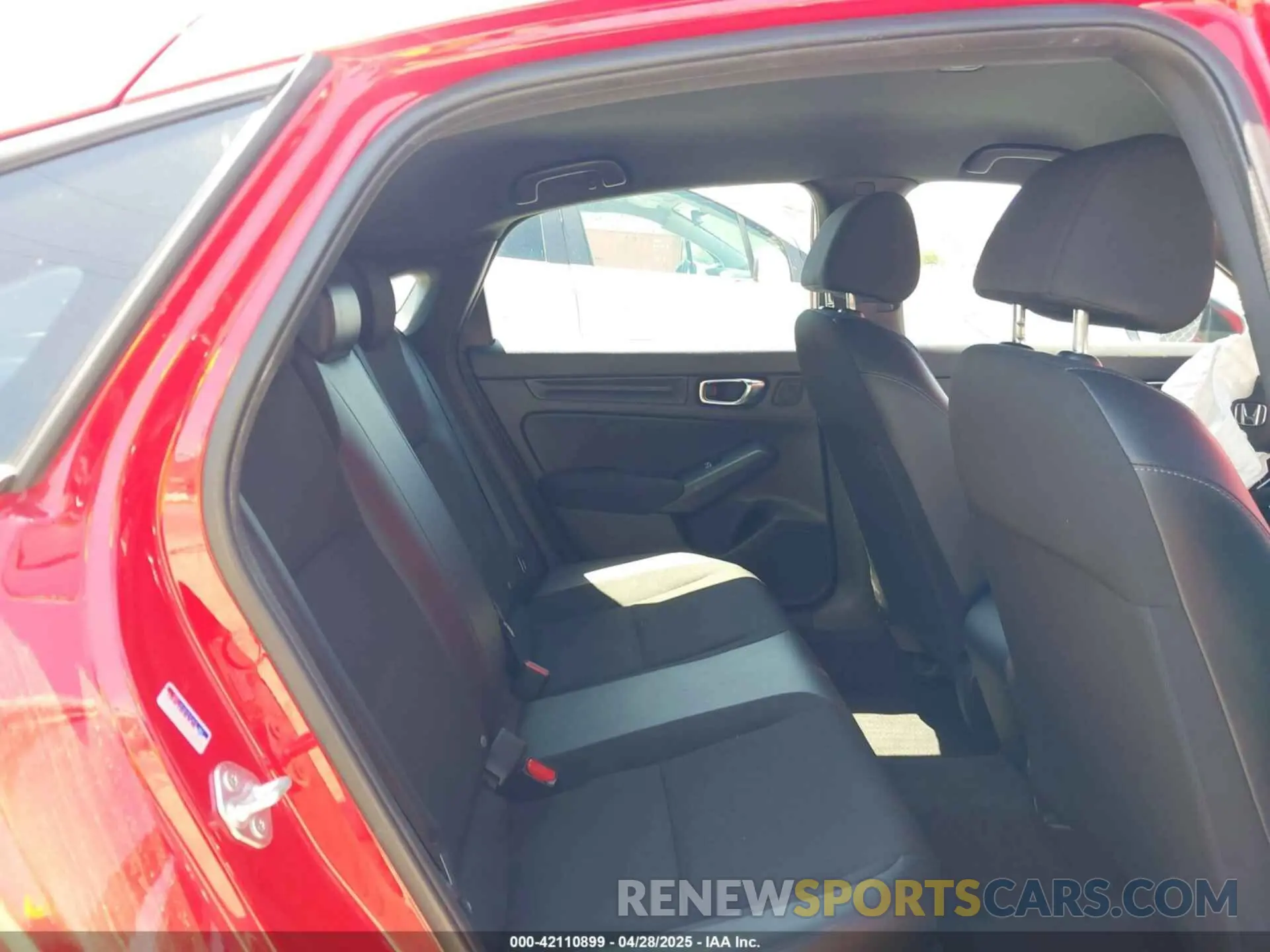 8 Photograph of a damaged car 19XFL2H88NE004853 HONDA CIVIC 2022
