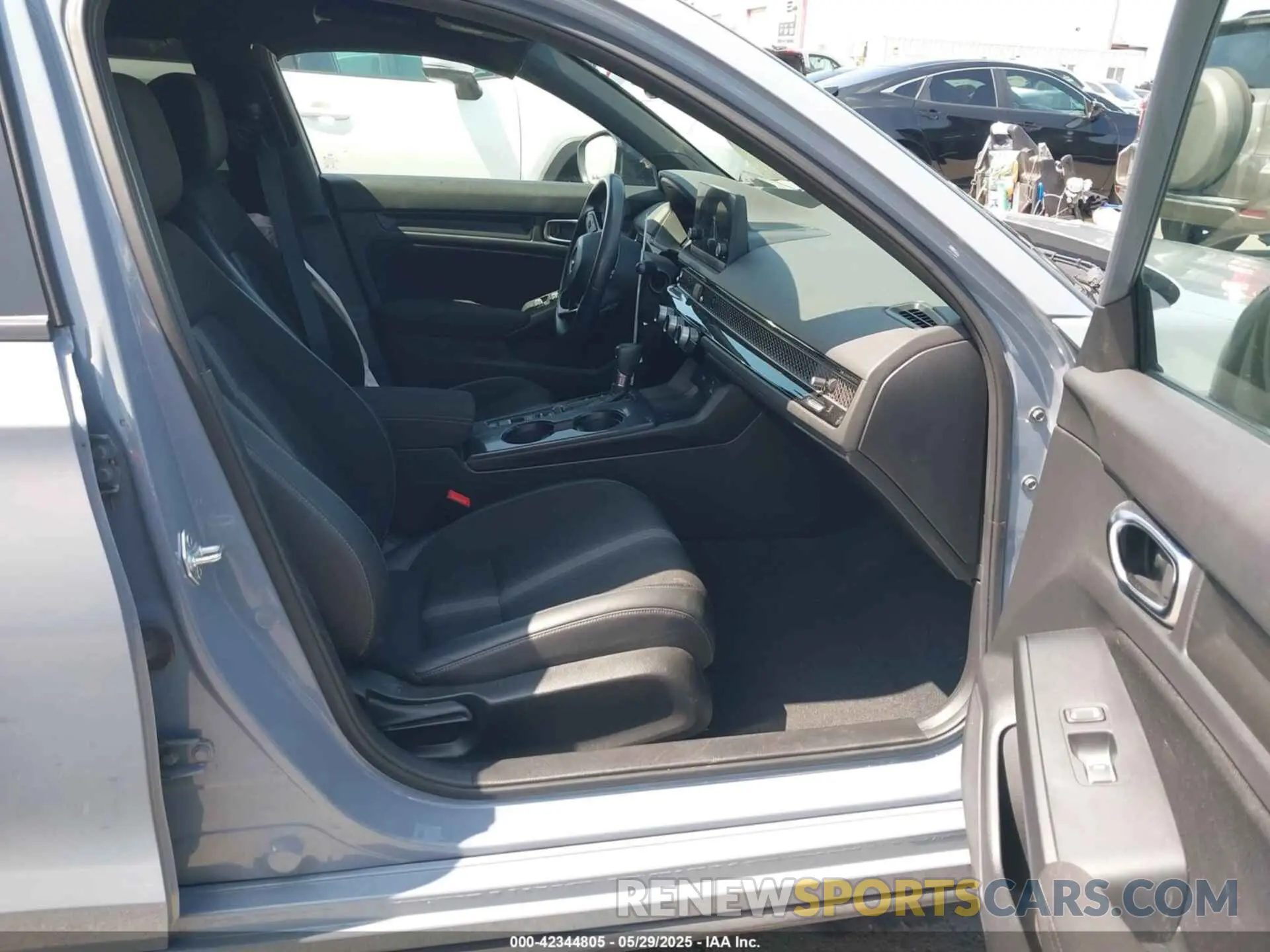 5 Photograph of a damaged car 19XFL2H88NE017165 HONDA CIVIC 2022