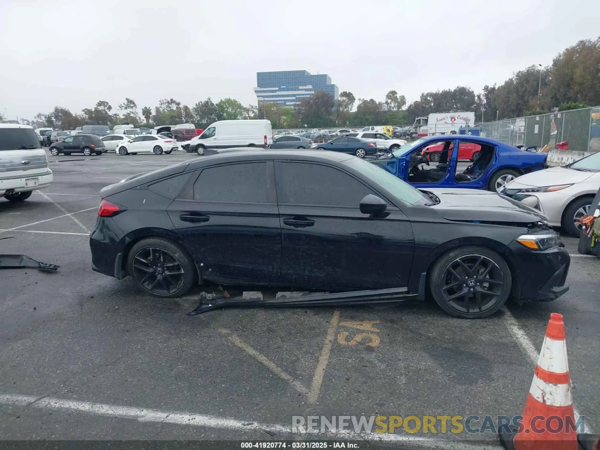 13 Photograph of a damaged car 19XFL2H89NE001623 HONDA CIVIC 2022