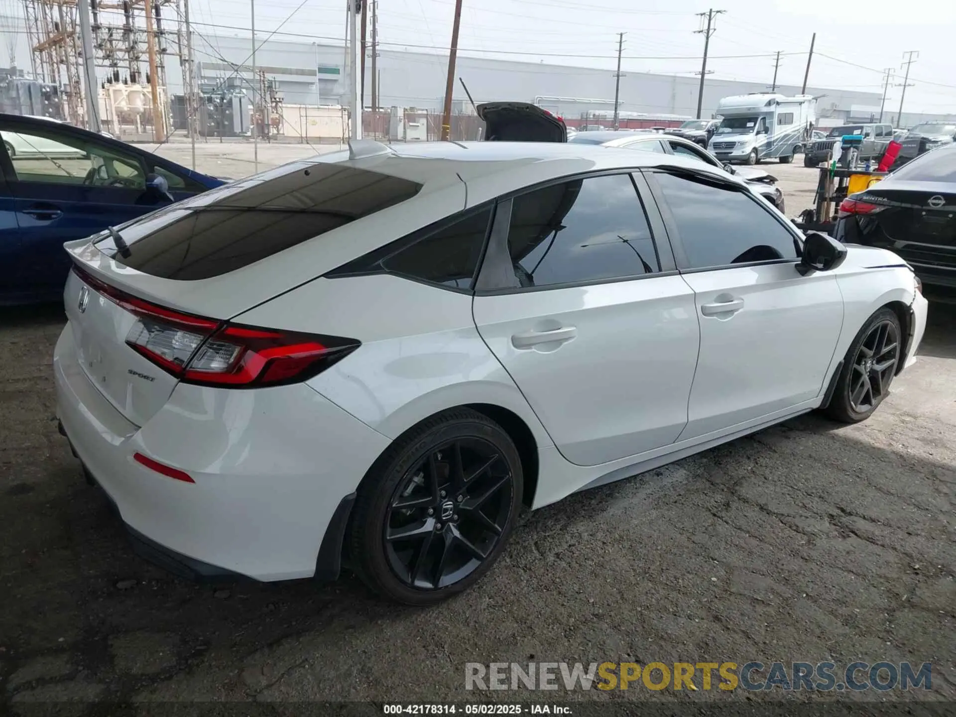 4 Photograph of a damaged car 19XFL2H89NE007311 HONDA CIVIC 2022