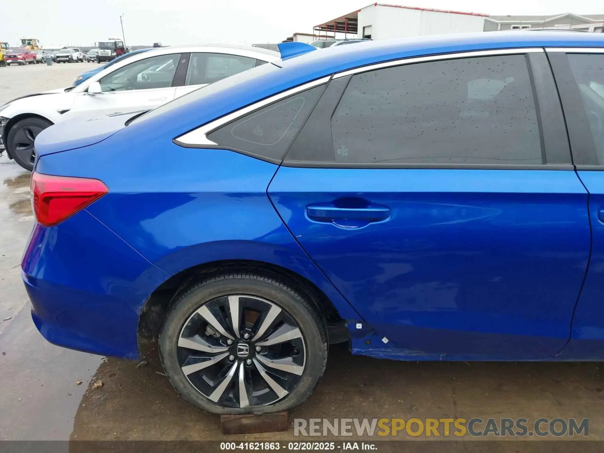 17 Photograph of a damaged car 2HGFE1F72NH325873 HONDA CIVIC 2022