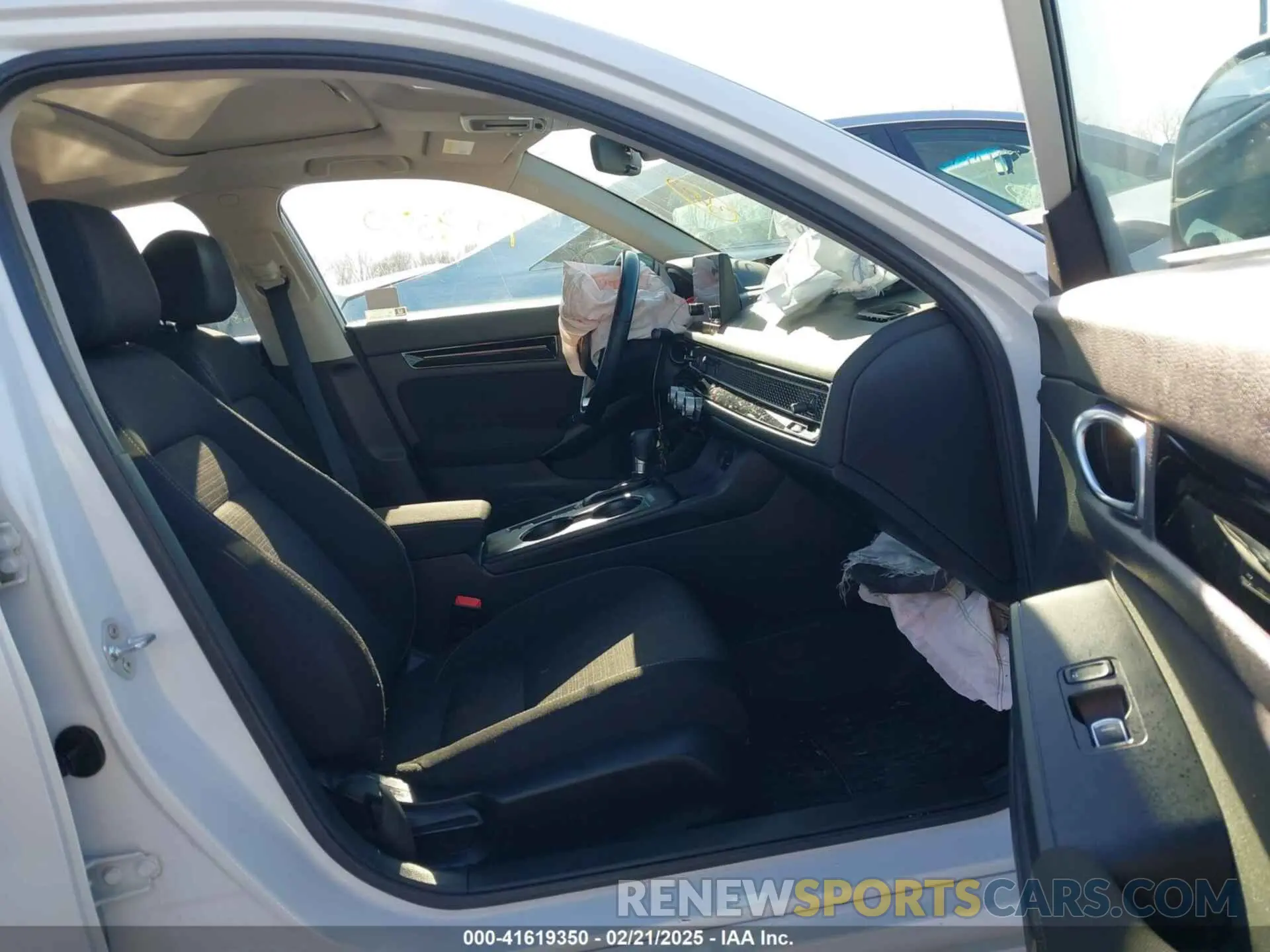 5 Photograph of a damaged car 2HGFE1F74NH313899 HONDA CIVIC 2022