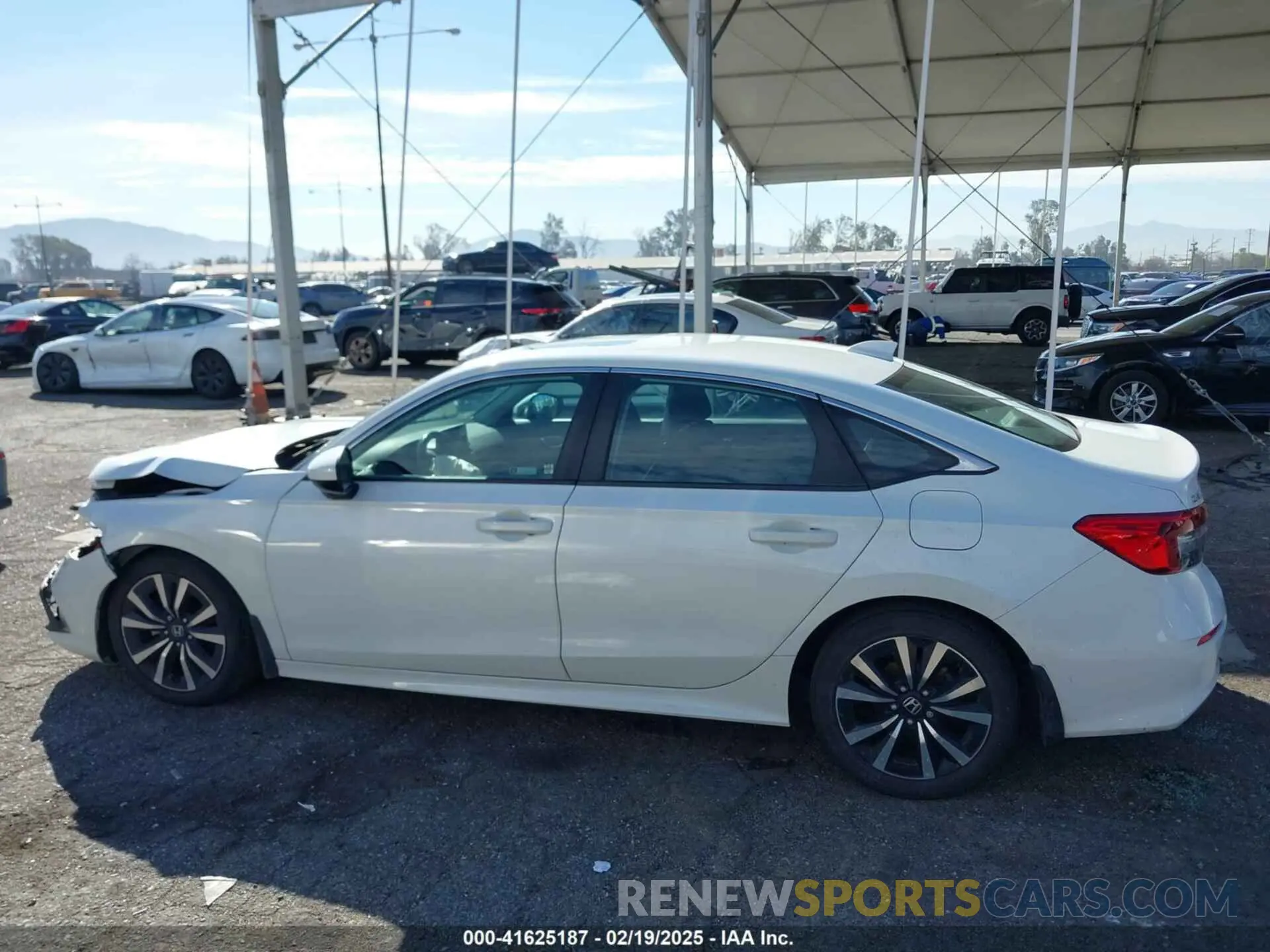 14 Photograph of a damaged car 2HGFE1F76NH318022 HONDA CIVIC 2022