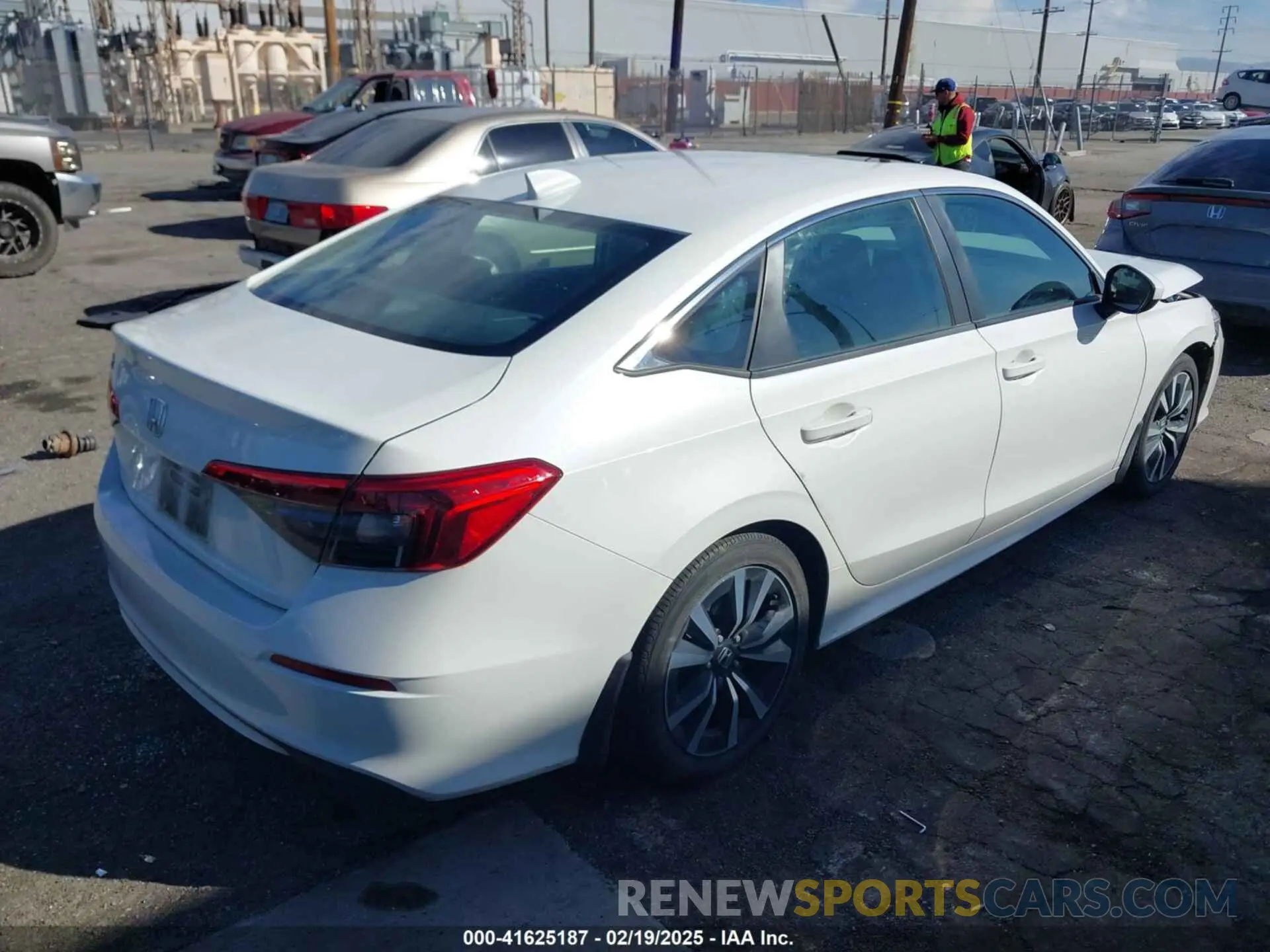 4 Photograph of a damaged car 2HGFE1F76NH318022 HONDA CIVIC 2022