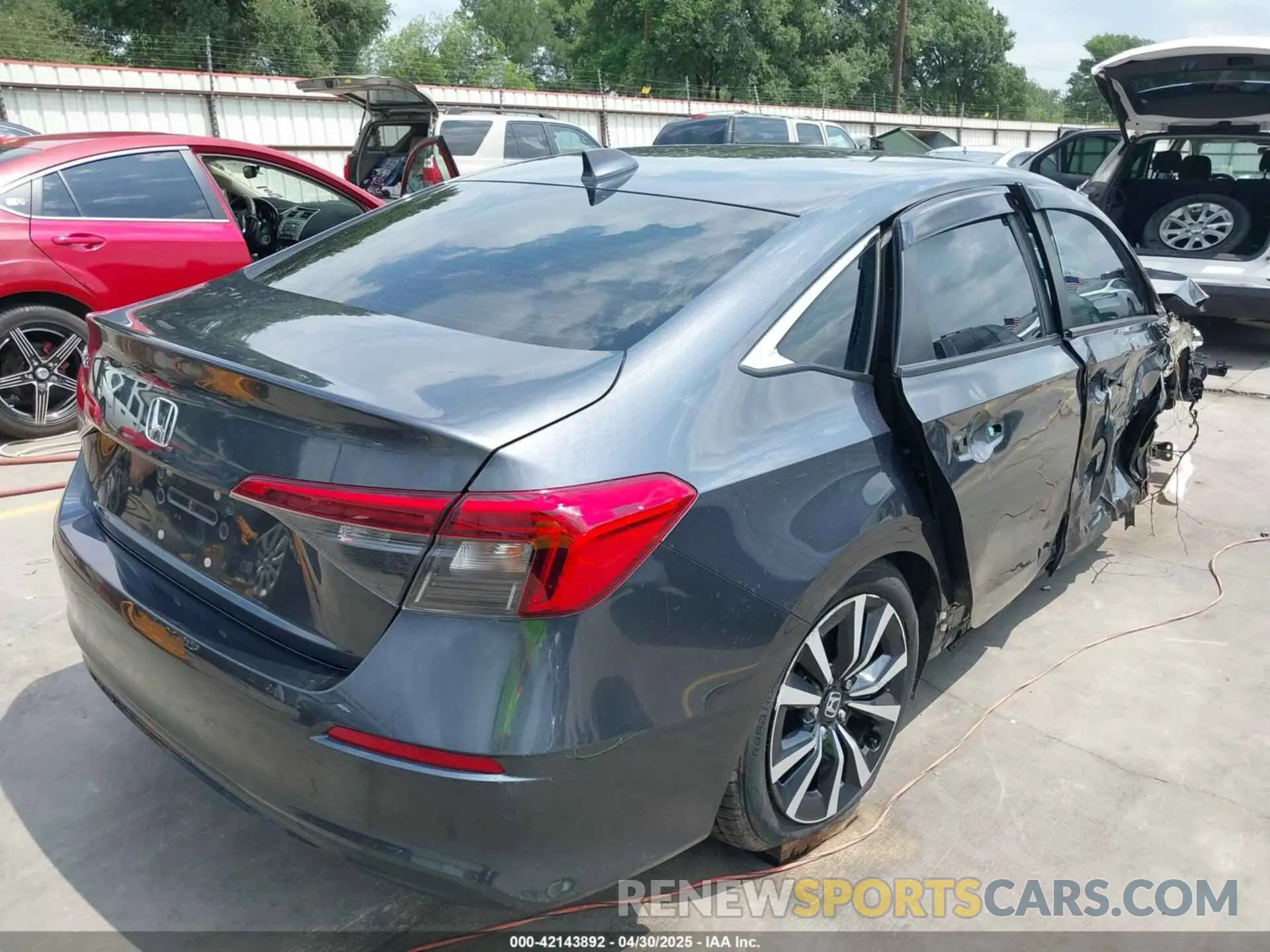 4 Photograph of a damaged car 2HGFE1F76NH319493 HONDA CIVIC 2022