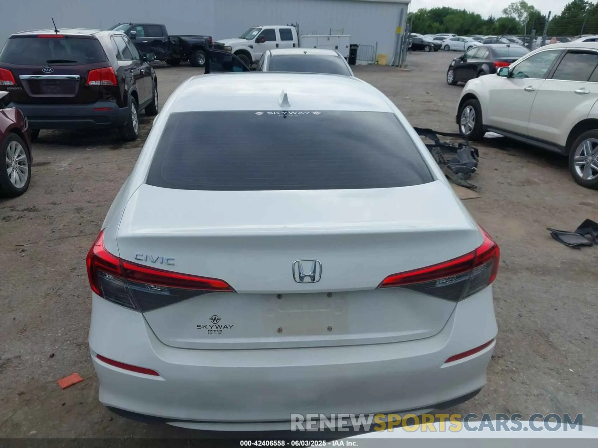 17 Photograph of a damaged car 2HGFE1F78NH318040 HONDA CIVIC 2022