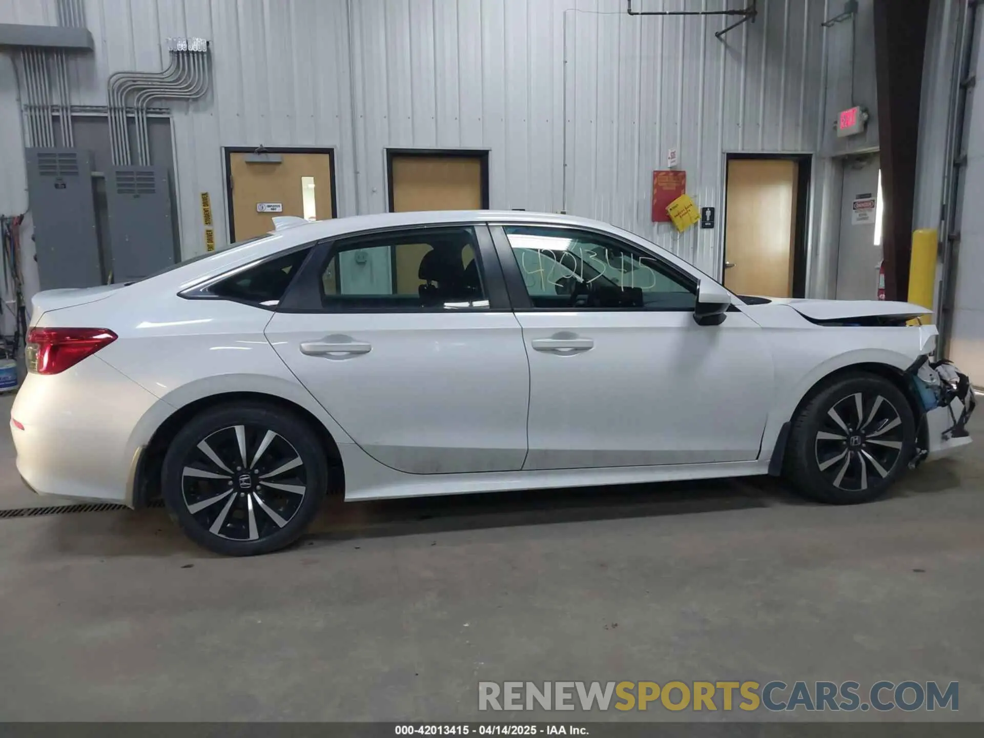 13 Photograph of a damaged car 2HGFE1F78NH323948 HONDA CIVIC 2022
