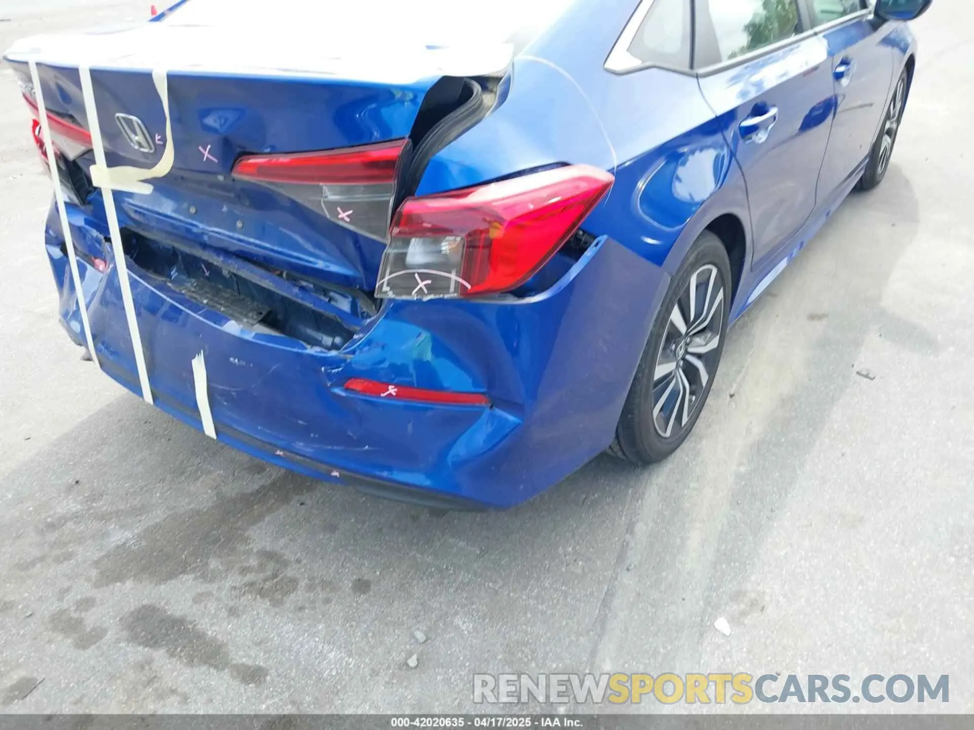 17 Photograph of a damaged car 2HGFE1F7XNH303376 HONDA CIVIC 2022