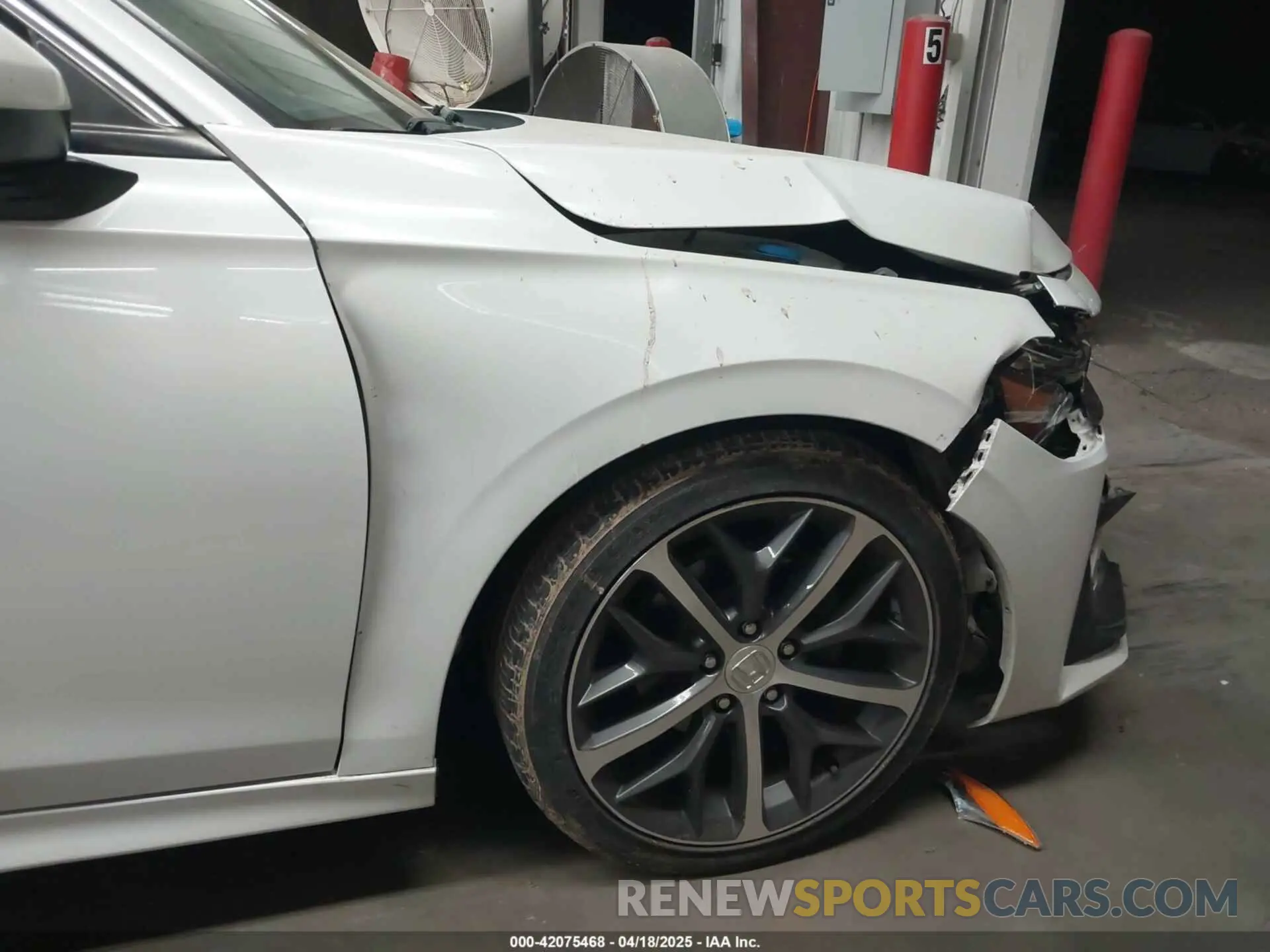 6 Photograph of a damaged car 2HGFE1F96NH302825 HONDA CIVIC 2022