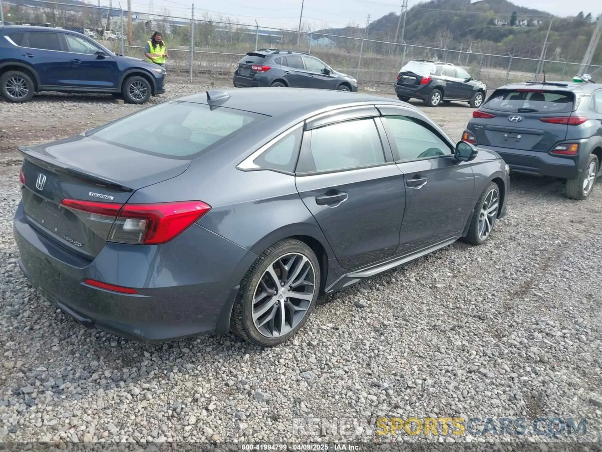 4 Photograph of a damaged car 2HGFE1F9XNH316999 HONDA CIVIC 2022