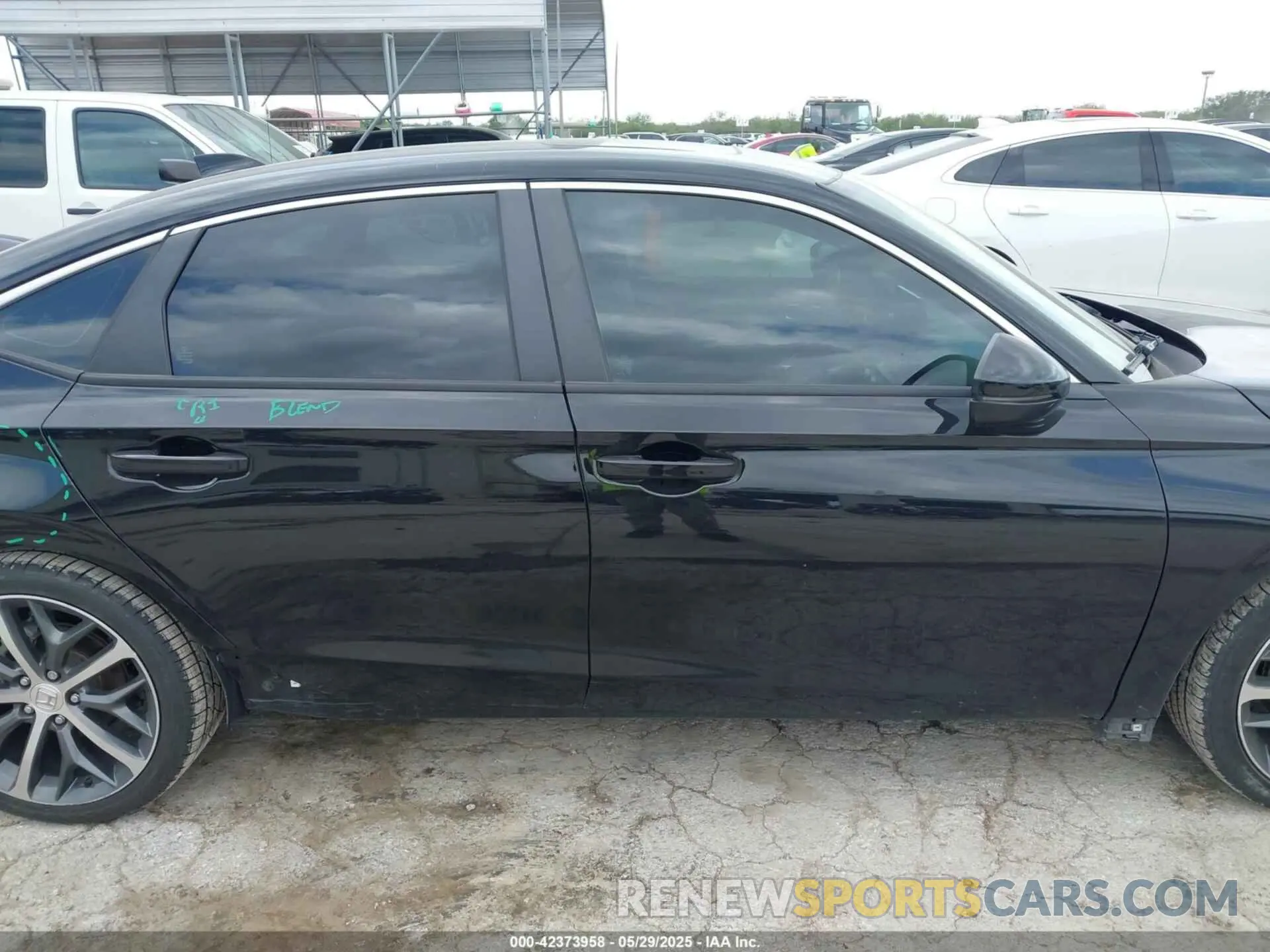 13 Photograph of a damaged car 2HGFE1F9XNH321586 HONDA CIVIC 2022