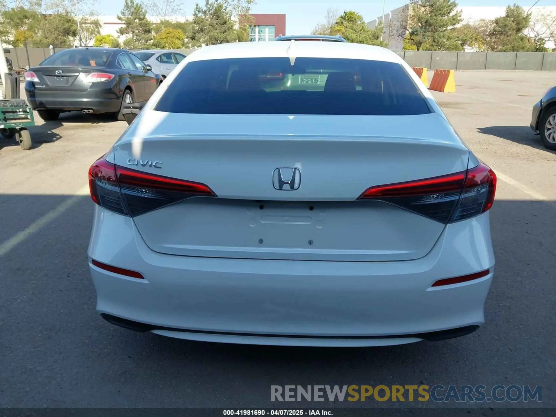 17 Photograph of a damaged car 2HGFE2F27NH510124 HONDA CIVIC 2022