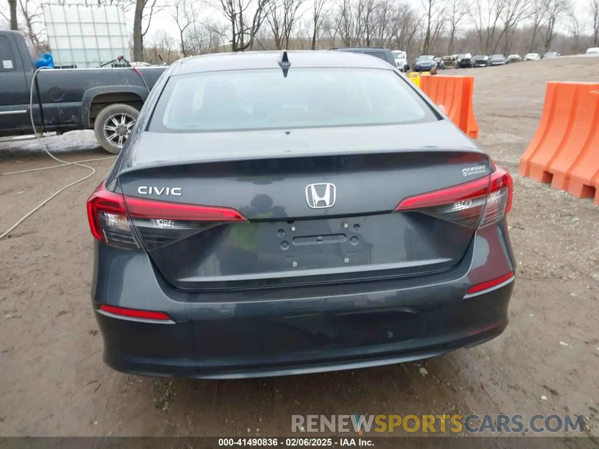 17 Photograph of a damaged car 2HGFE2F28NH589979 HONDA CIVIC 2022