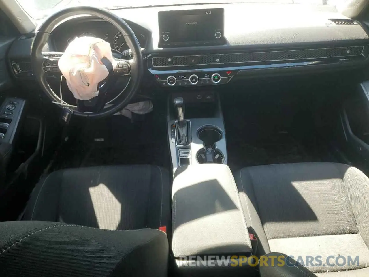 8 Photograph of a damaged car 2HGFE2F35NH115643 HONDA CIVIC 2022
