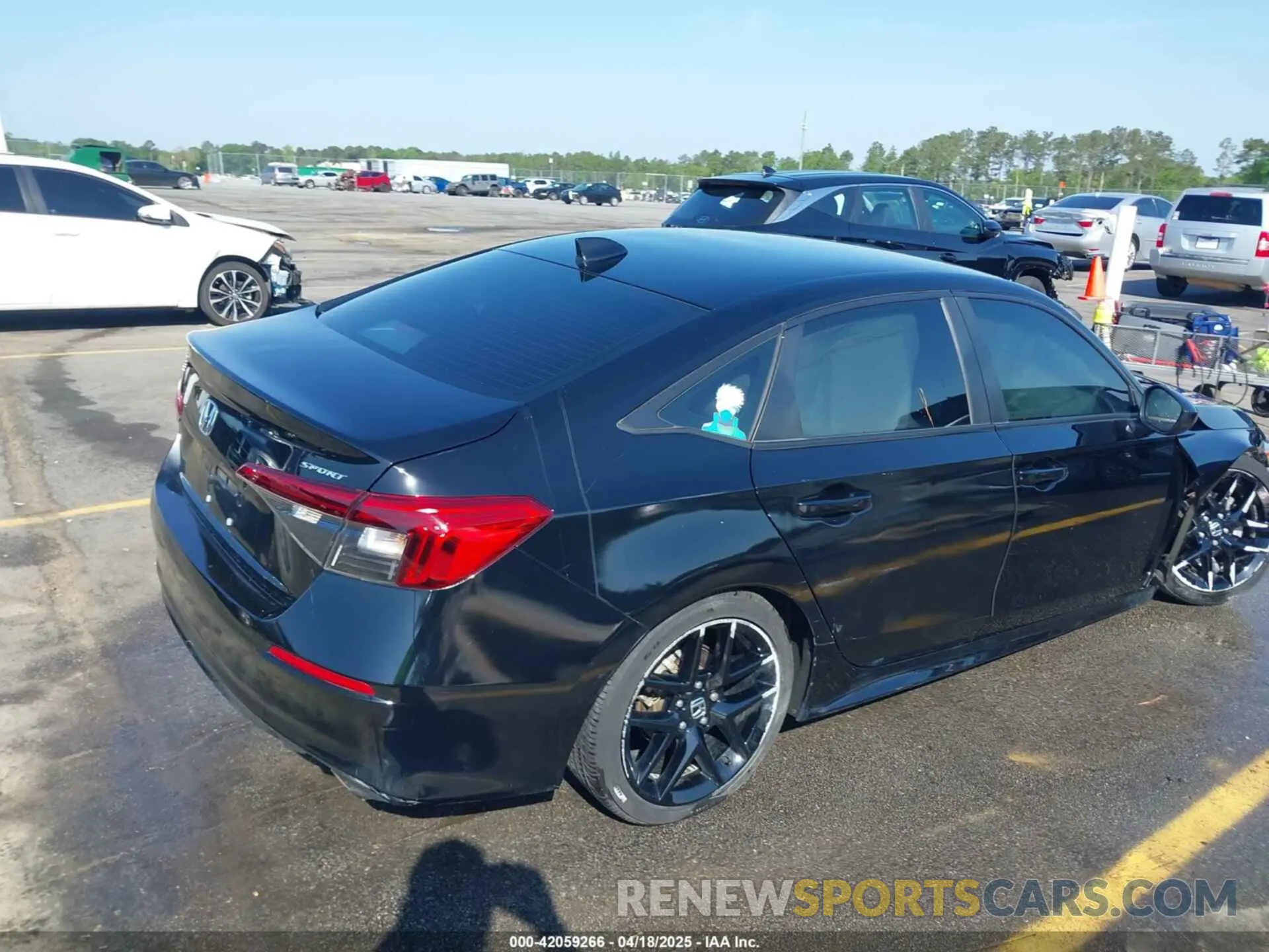 4 Photograph of a damaged car 2HGFE2F51NH606826 HONDA CIVIC 2022
