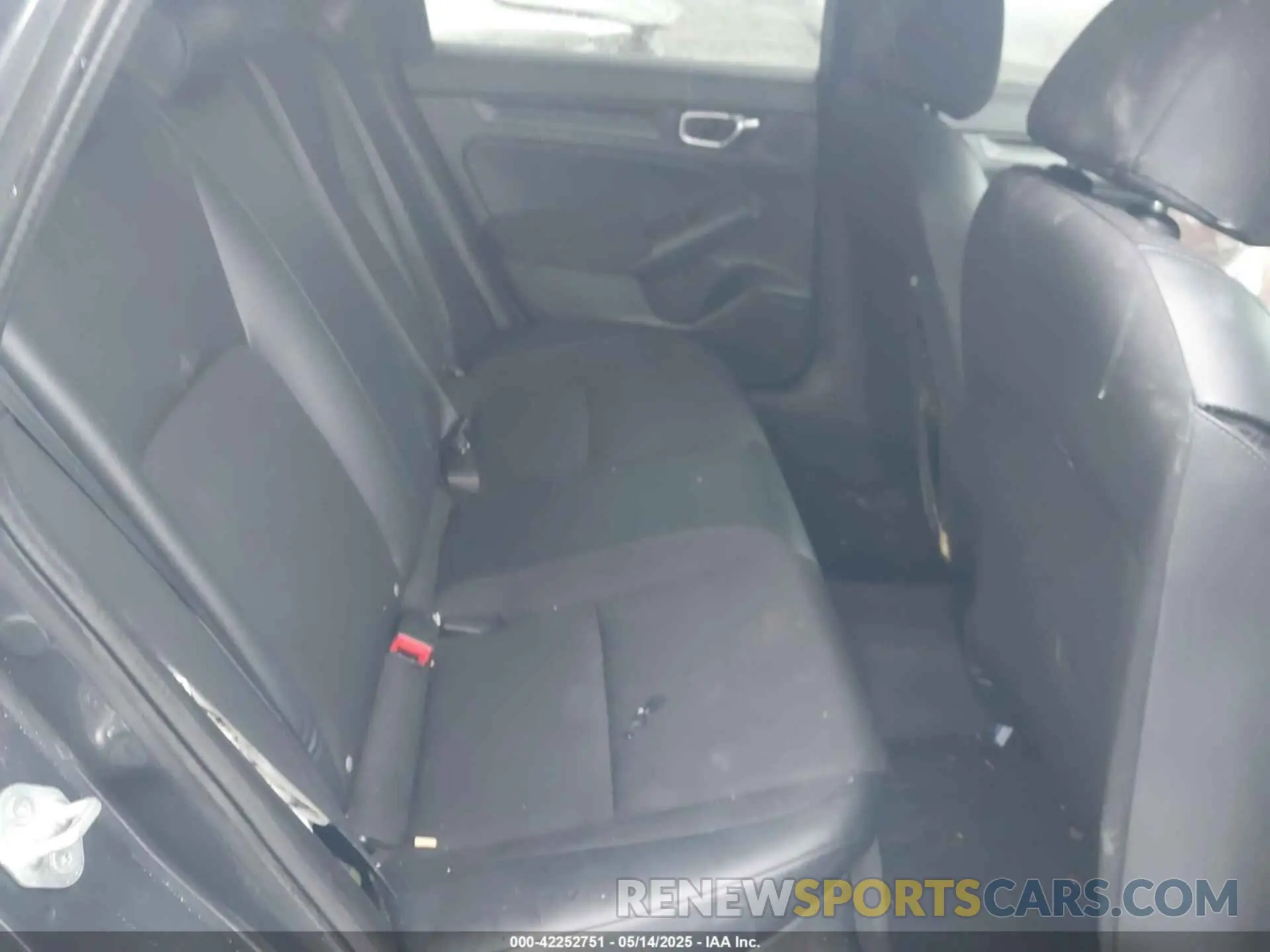 8 Photograph of a damaged car 2HGFE2F52NH521686 HONDA CIVIC 2022