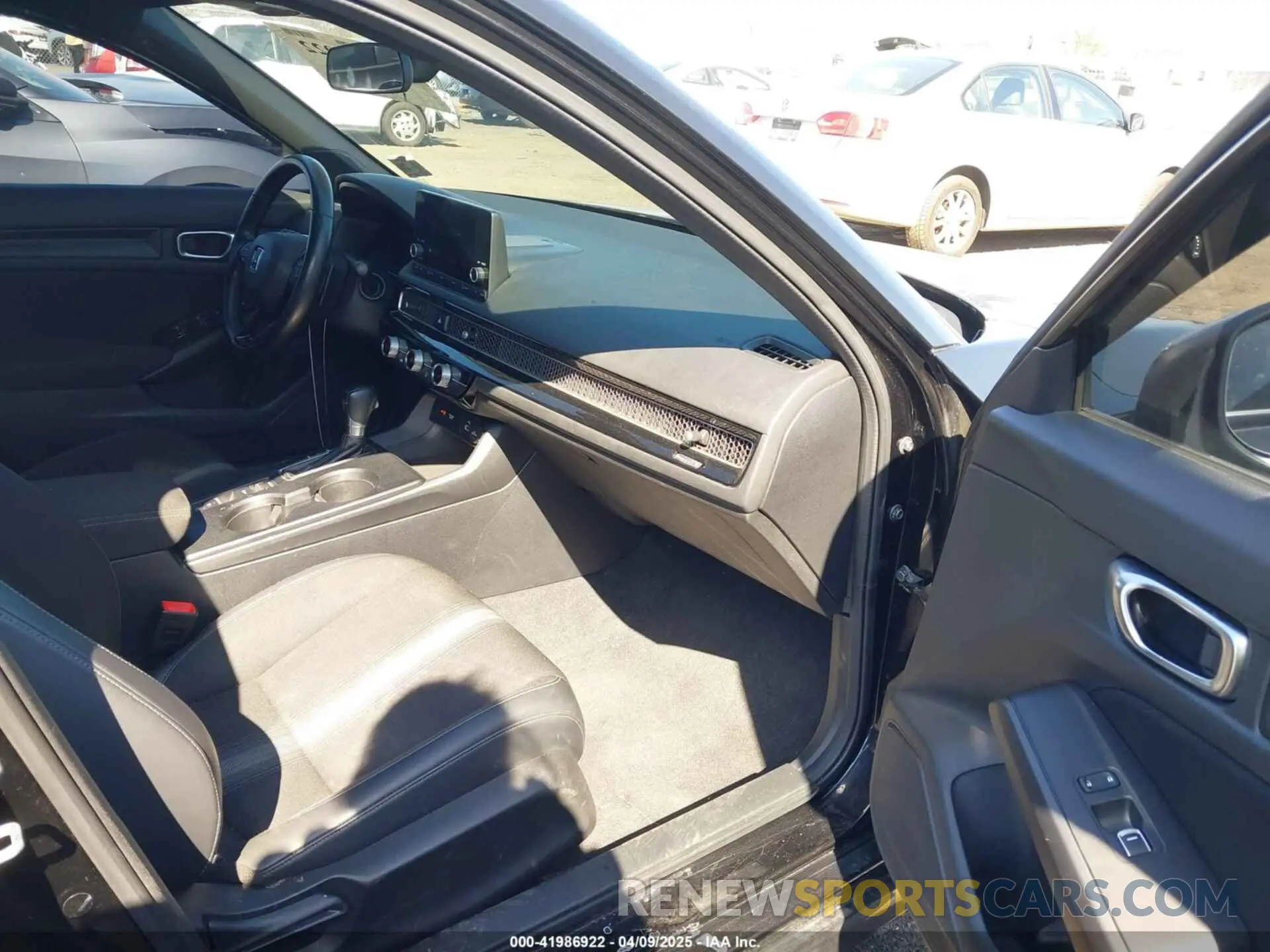 5 Photograph of a damaged car 2HGFE2F52NH539038 HONDA CIVIC 2022