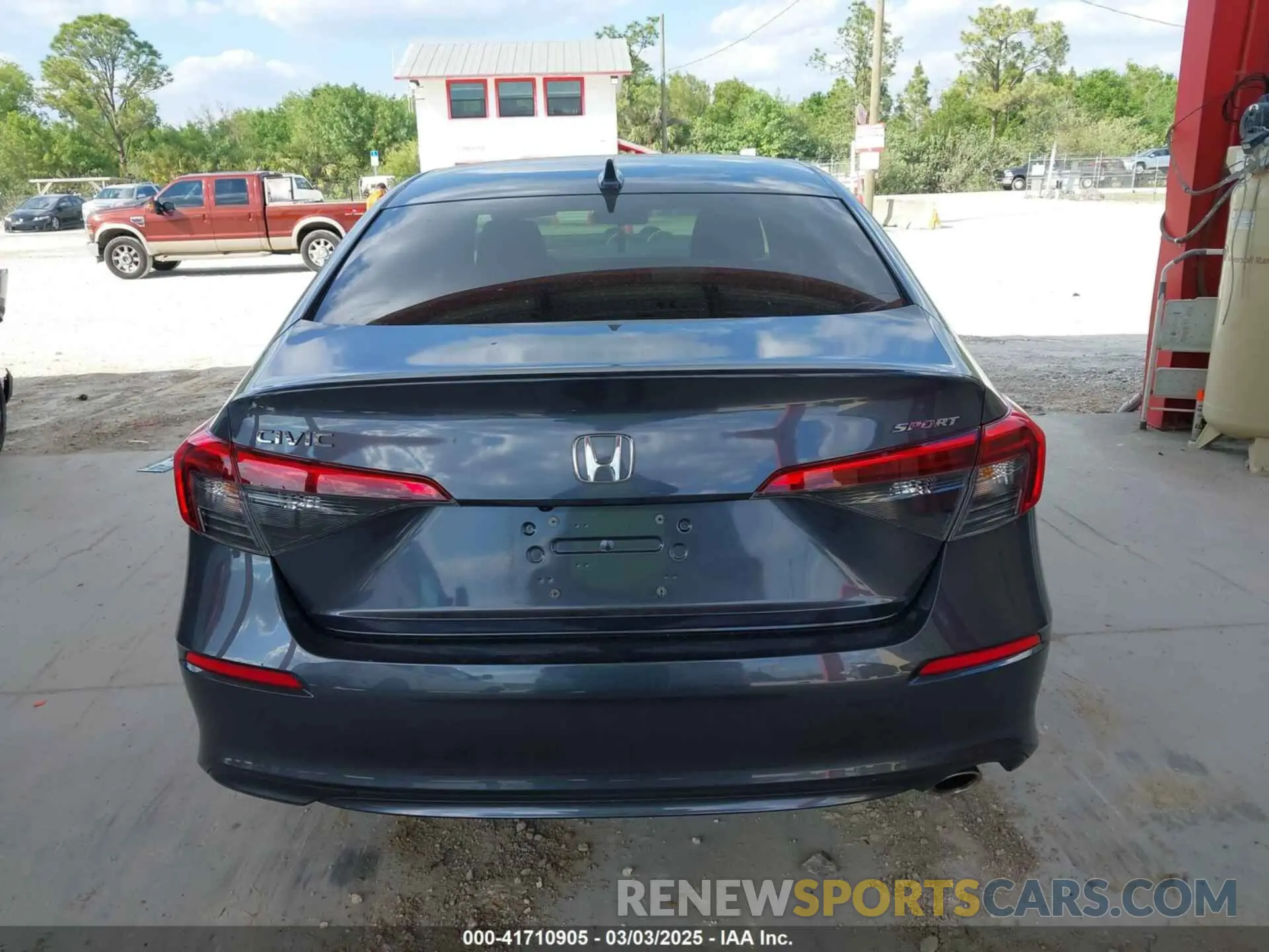 17 Photograph of a damaged car 2HGFE2F52NH596002 HONDA CIVIC 2022