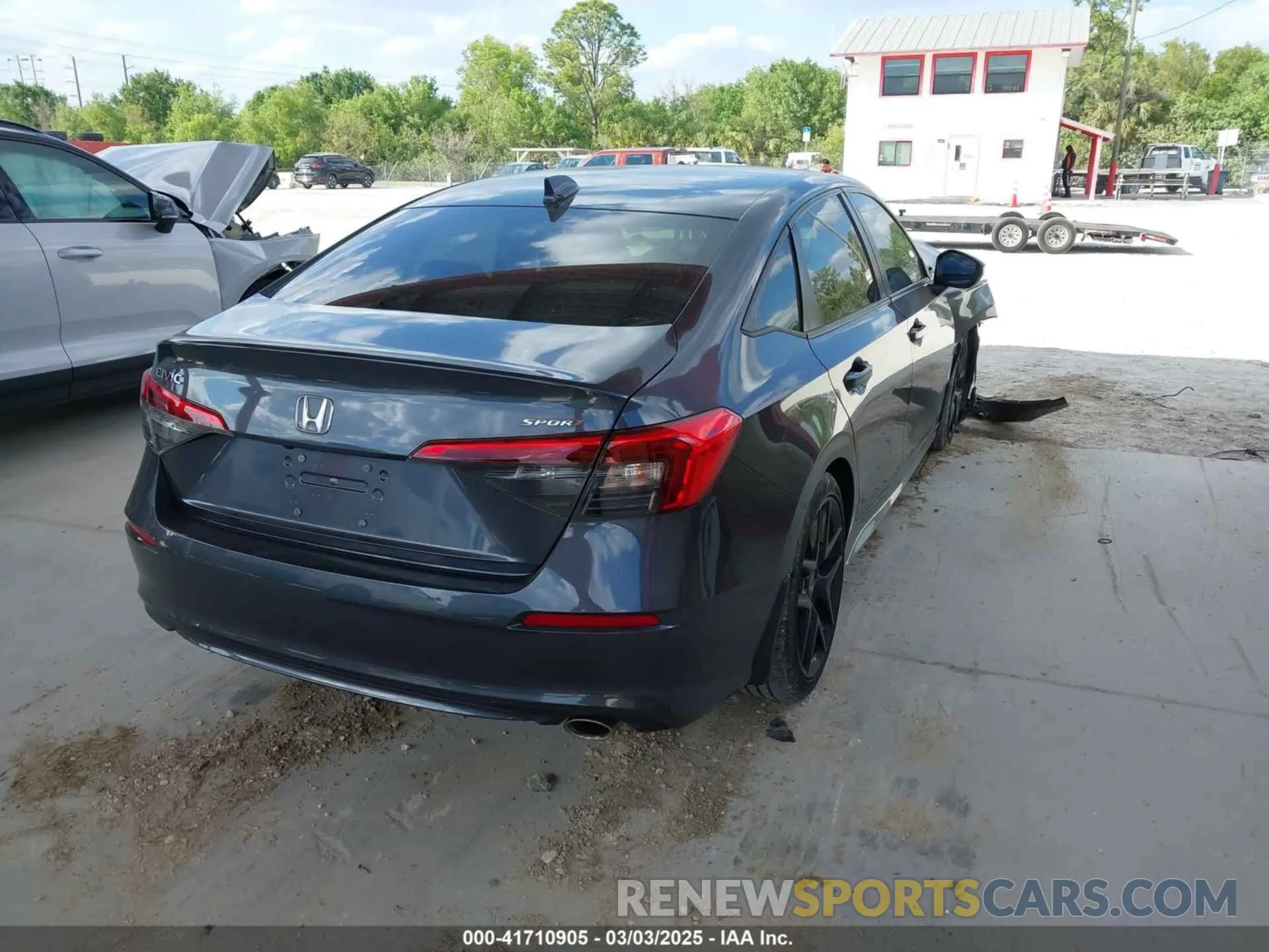 4 Photograph of a damaged car 2HGFE2F52NH596002 HONDA CIVIC 2022
