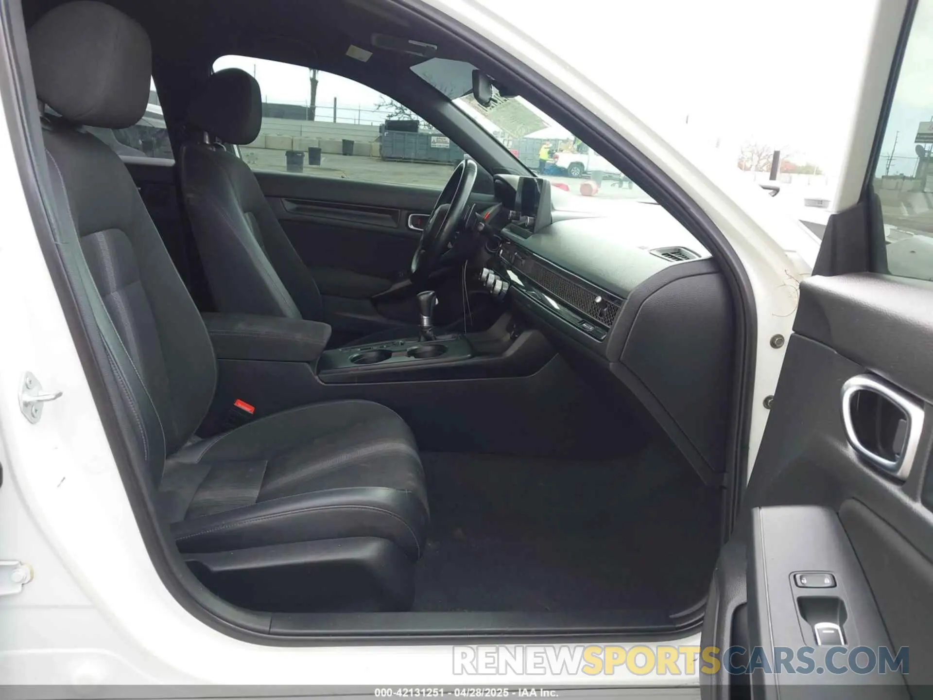 5 Photograph of a damaged car 2HGFE2F53NH504864 HONDA CIVIC 2022