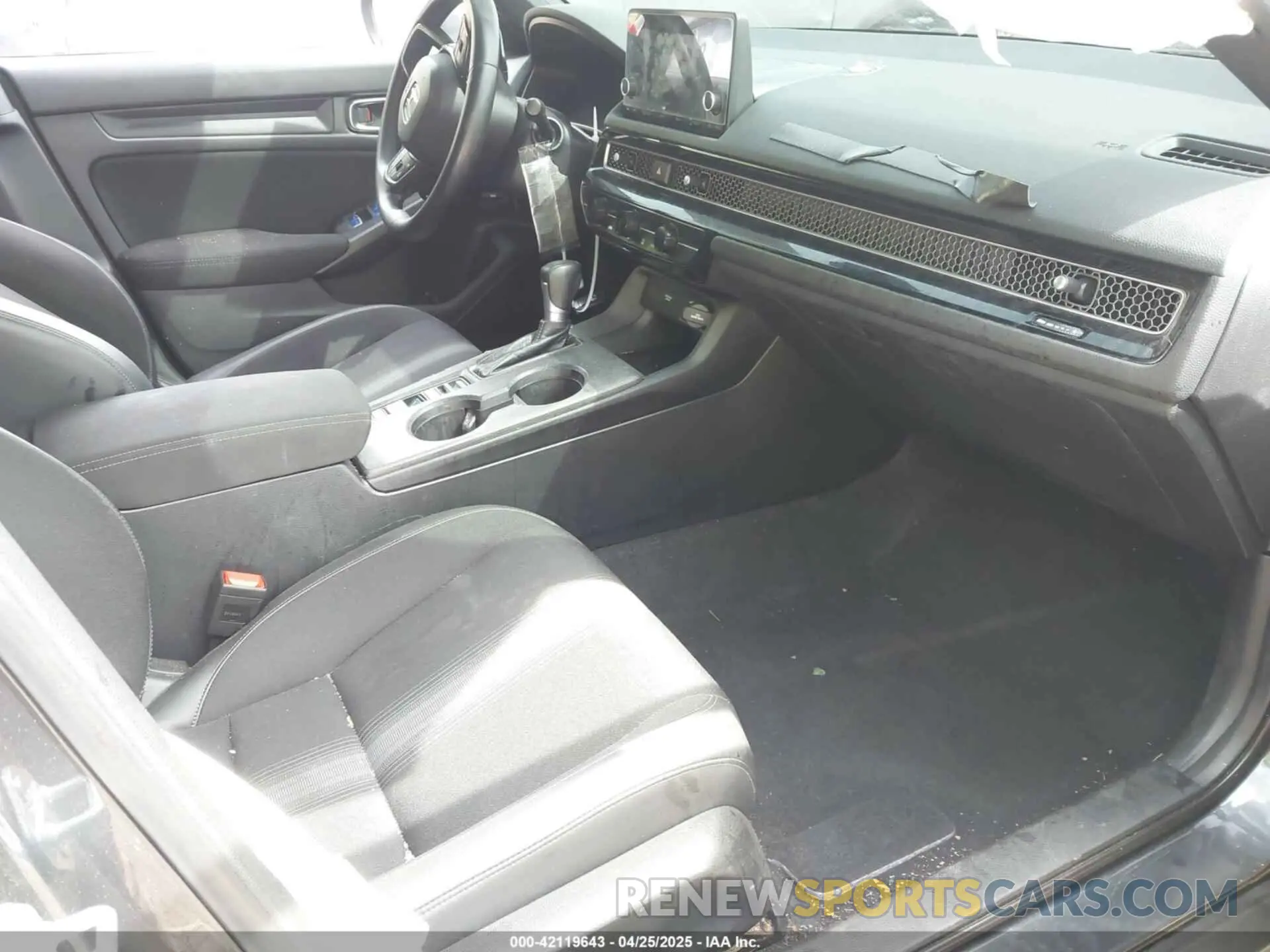 5 Photograph of a damaged car 2HGFE2F53NH512821 HONDA CIVIC 2022