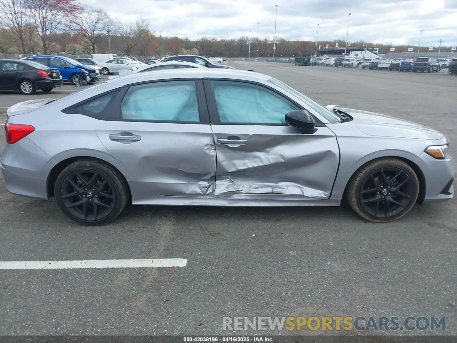 13 Photograph of a damaged car 2HGFE2F53NH557242 HONDA CIVIC 2022