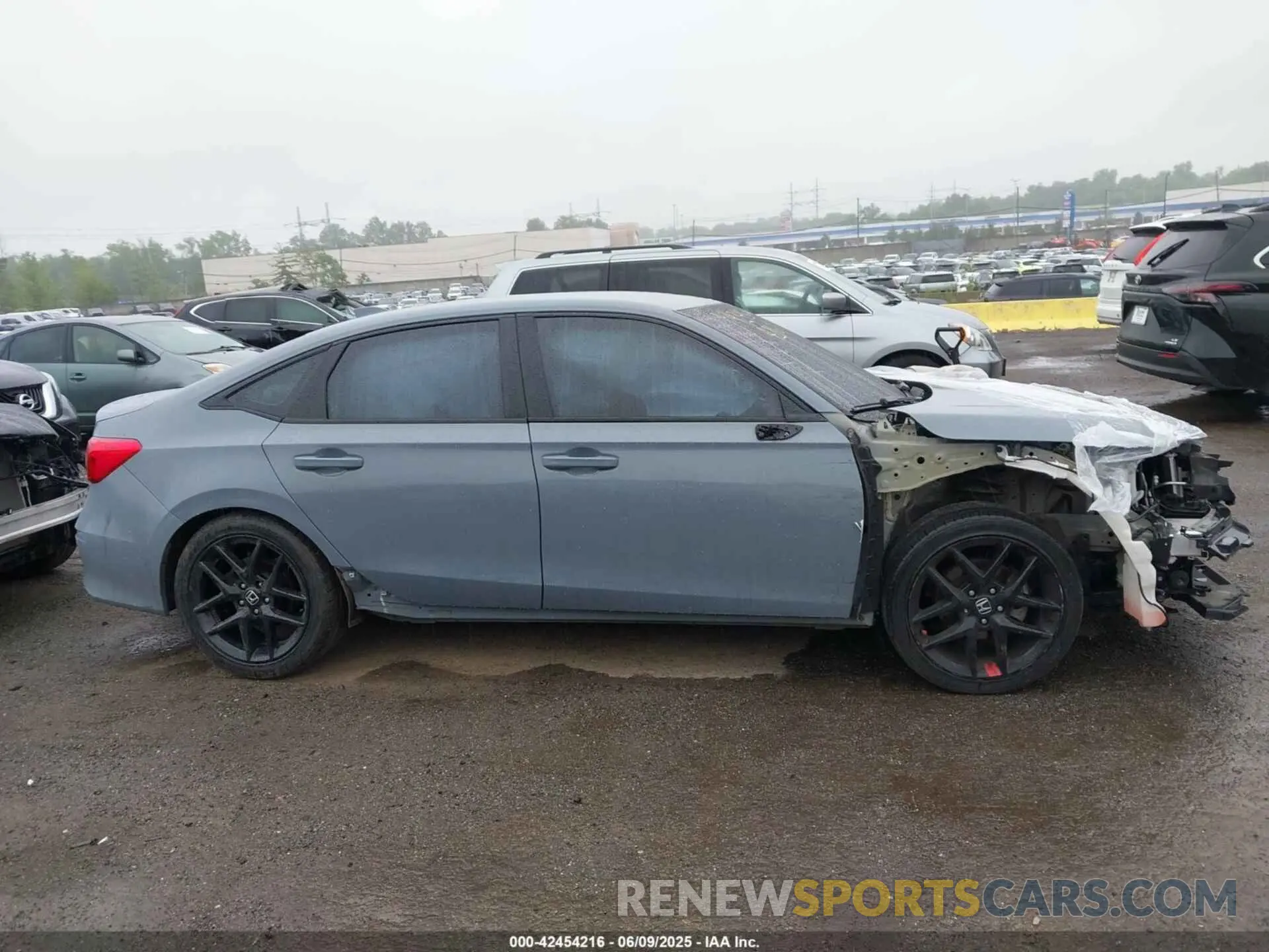 13 Photograph of a damaged car 2HGFE2F53NH591763 HONDA CIVIC 2022