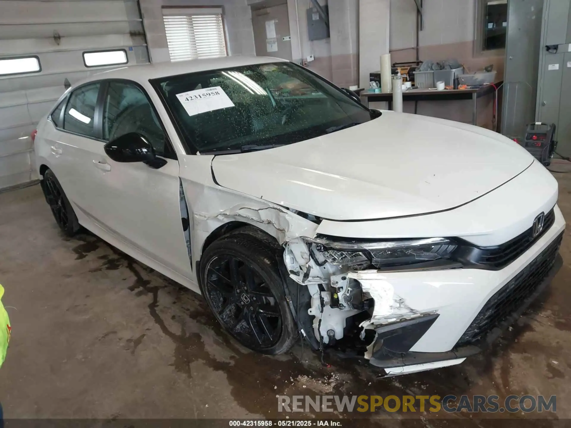 1 Photograph of a damaged car 2HGFE2F53NH607962 HONDA CIVIC 2022