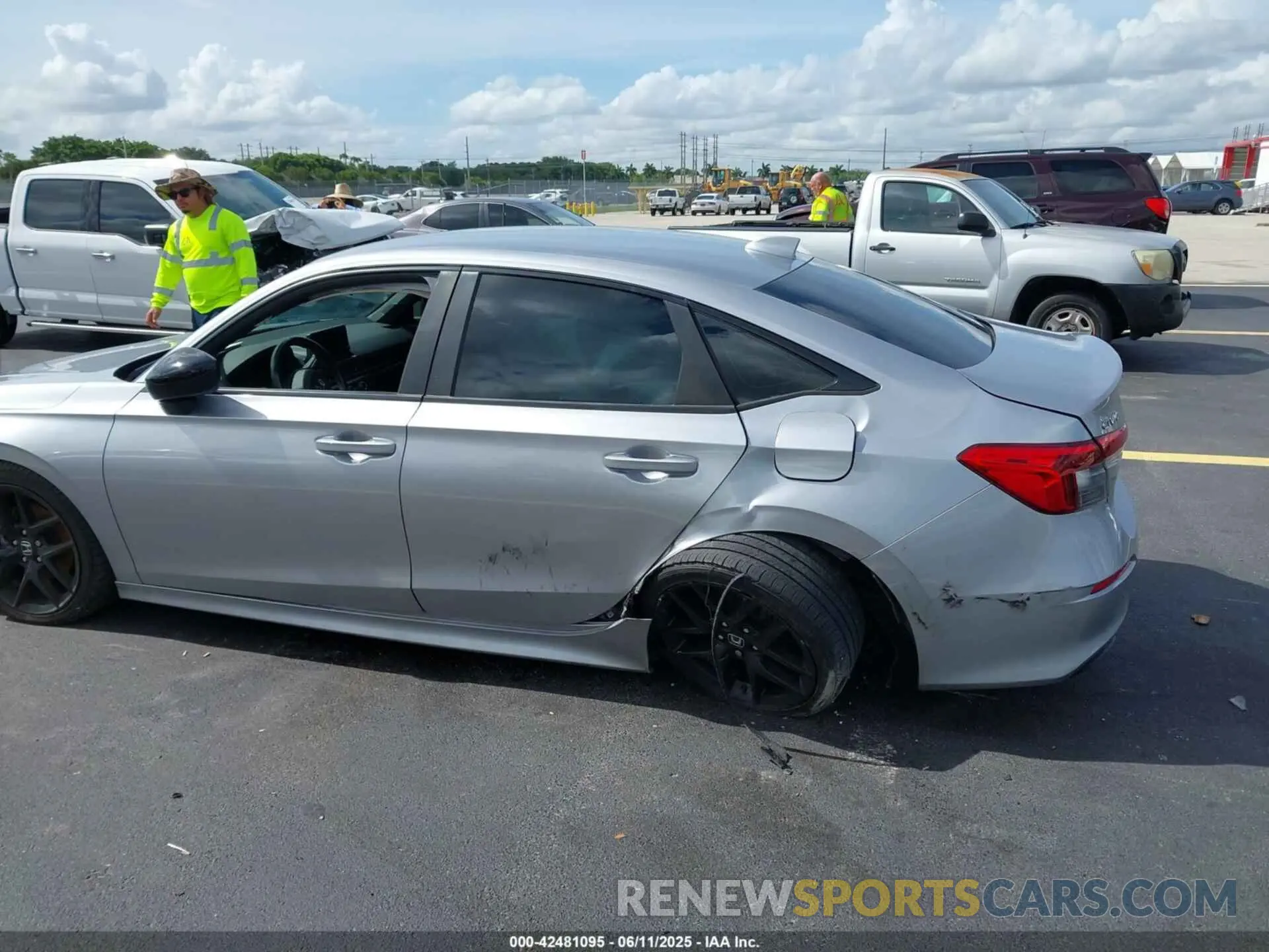 6 Photograph of a damaged car 2HGFE2F54NH525576 HONDA CIVIC 2022