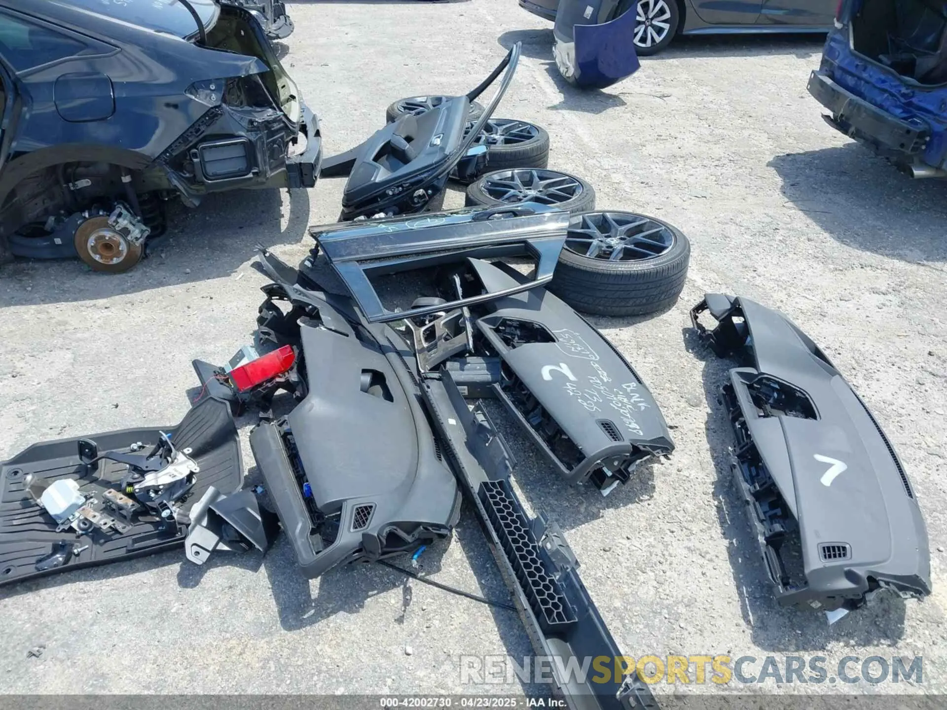 11 Photograph of a damaged car 2HGFE2F54NH591870 HONDA CIVIC 2022
