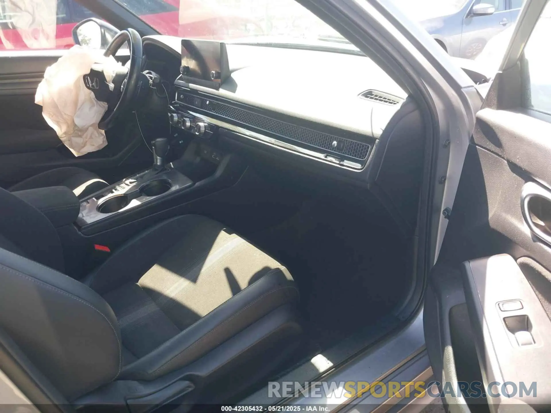 5 Photograph of a damaged car 2HGFE2F55NH557825 HONDA CIVIC 2022