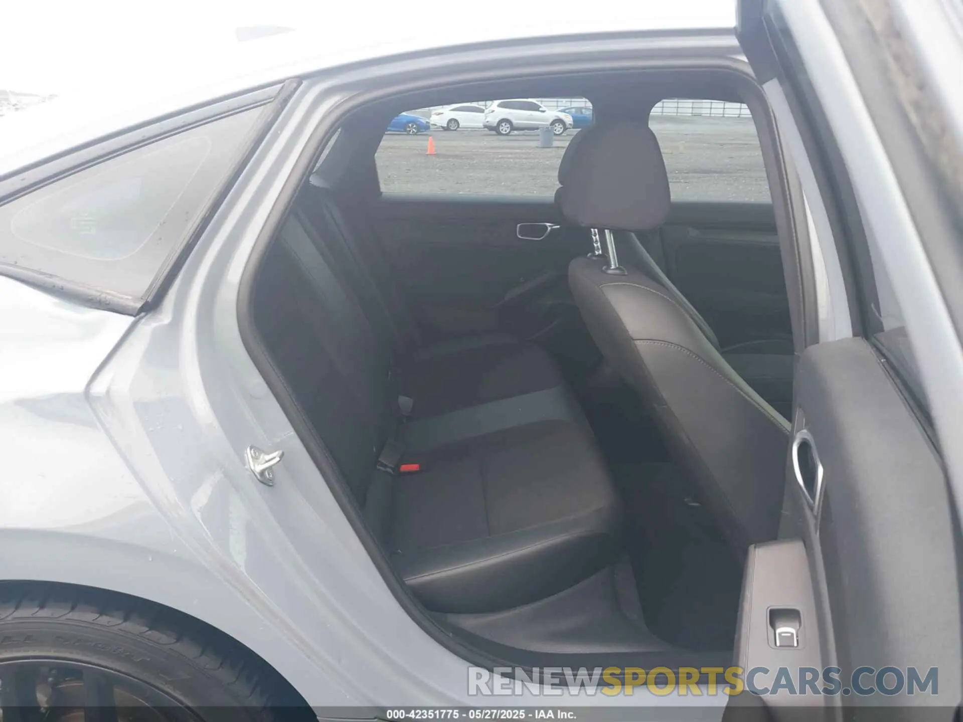 8 Photograph of a damaged car 2HGFE2F55NH592929 HONDA CIVIC 2022