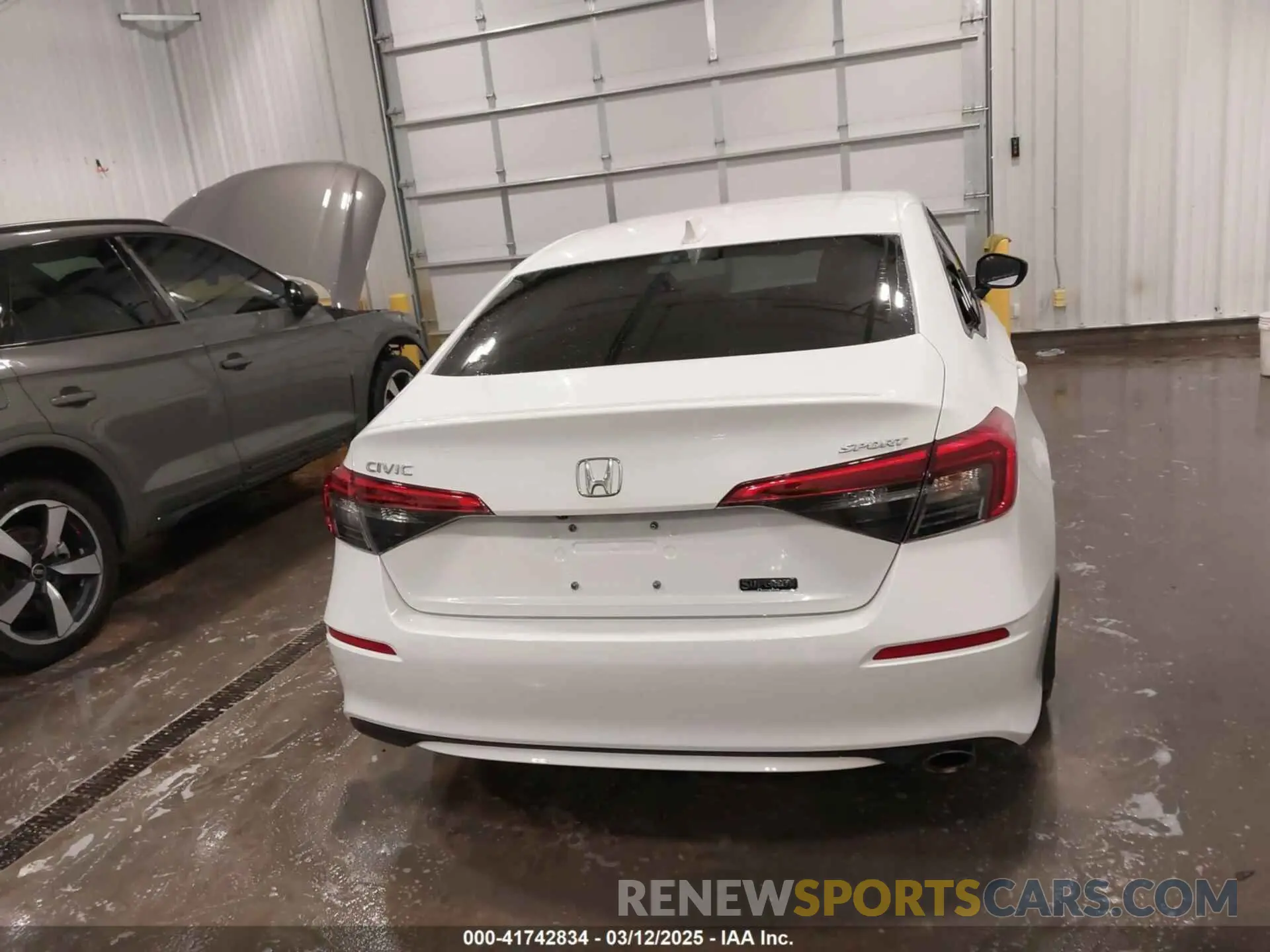 17 Photograph of a damaged car 2HGFE2F56NH581471 HONDA CIVIC 2022