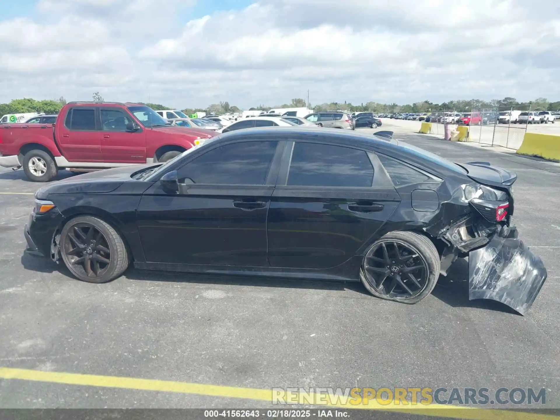 14 Photograph of a damaged car 2HGFE2F56NH585312 HONDA CIVIC 2022