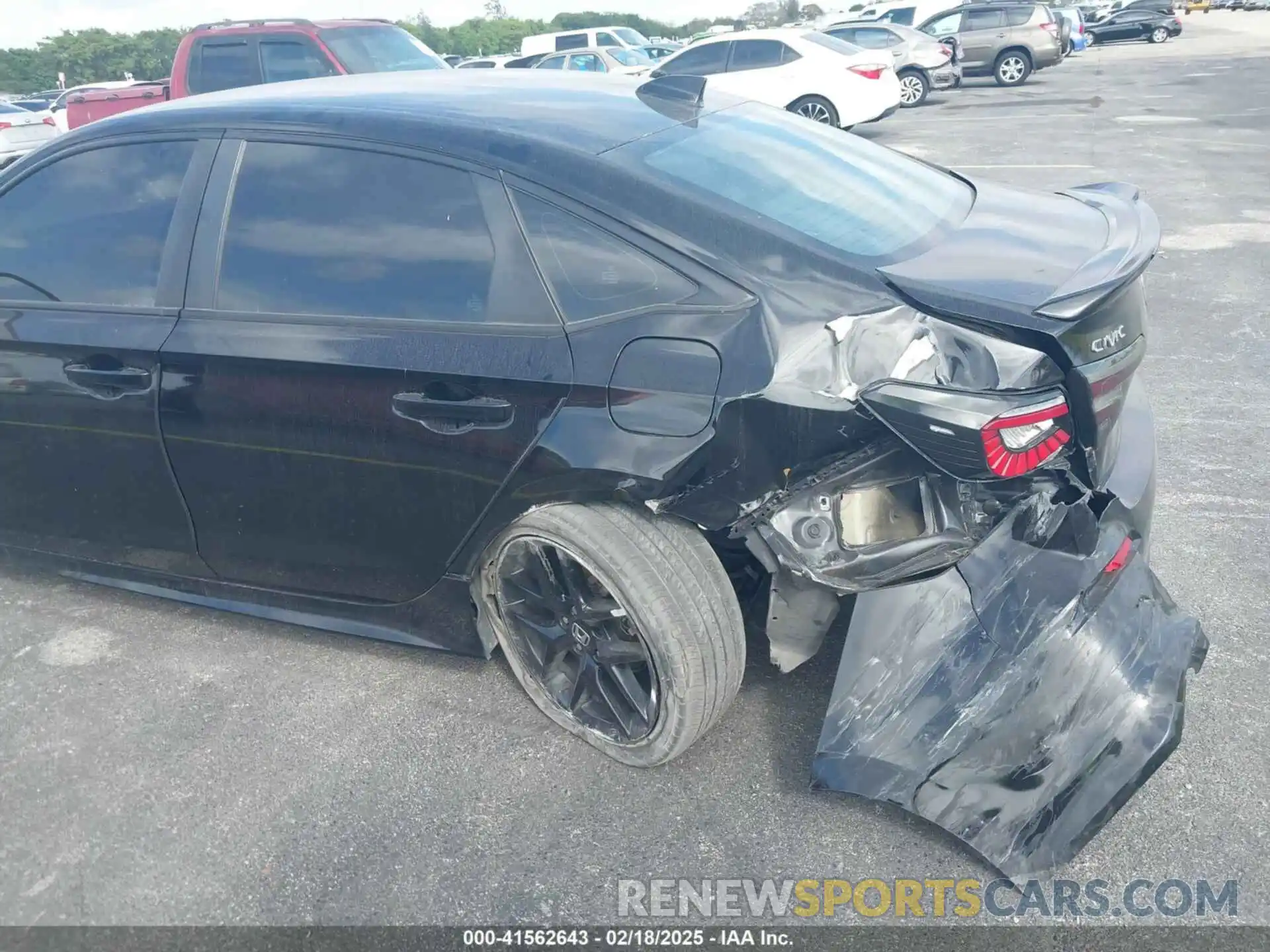 17 Photograph of a damaged car 2HGFE2F56NH585312 HONDA CIVIC 2022