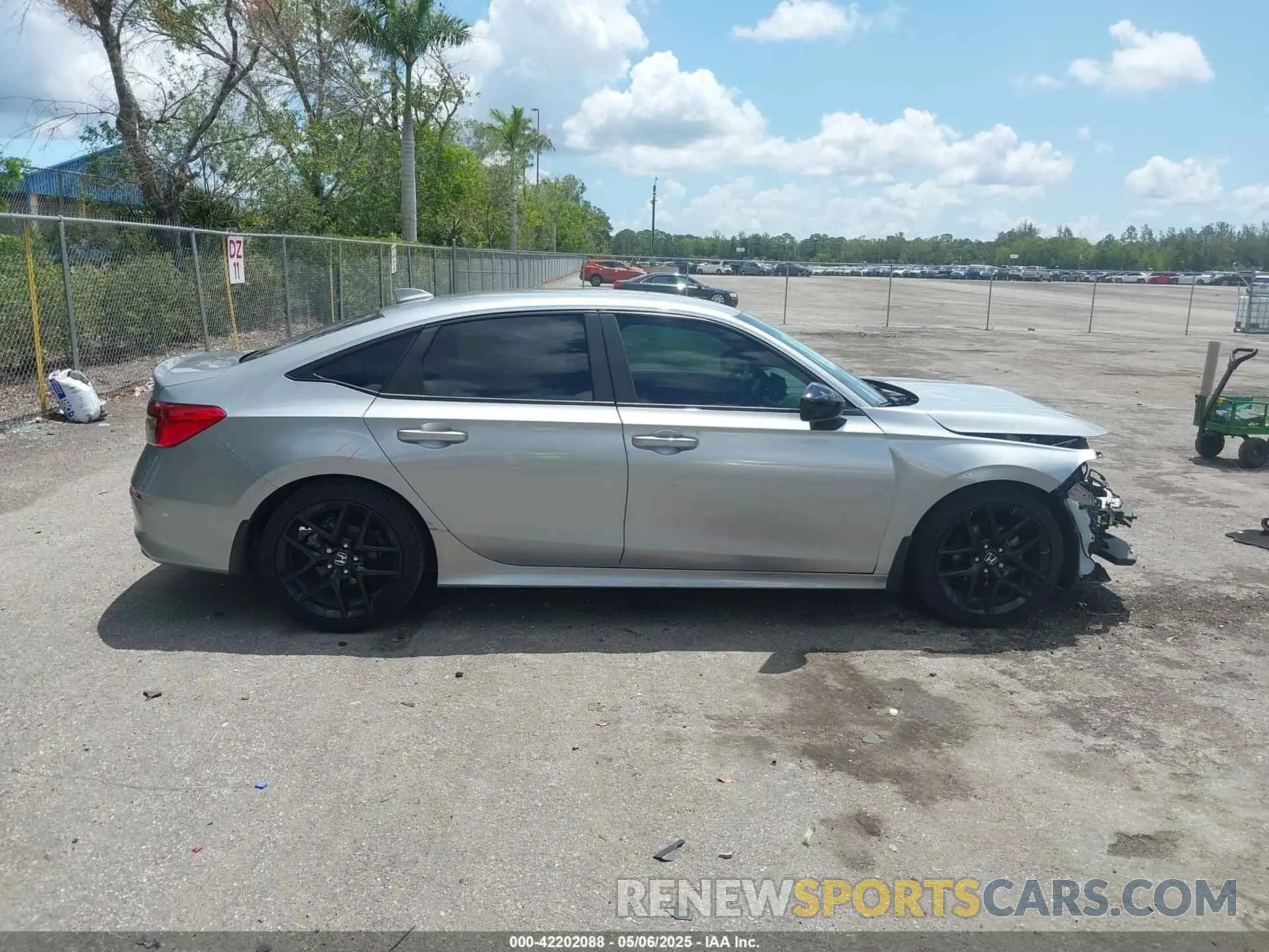 13 Photograph of a damaged car 2HGFE2F58NH586977 HONDA CIVIC 2022