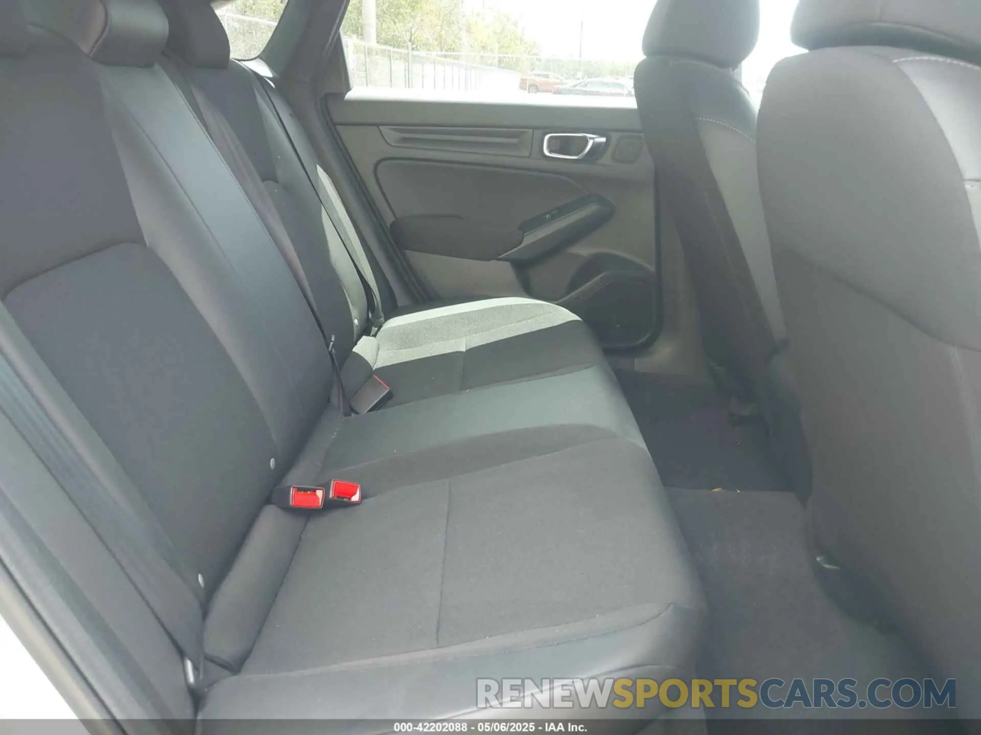 8 Photograph of a damaged car 2HGFE2F58NH586977 HONDA CIVIC 2022