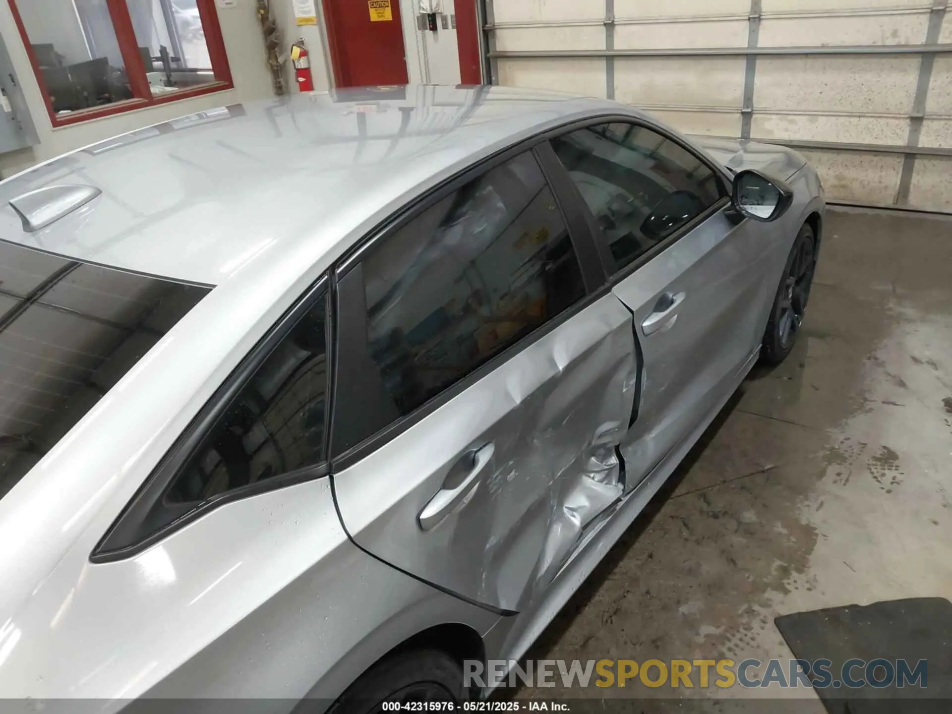 17 Photograph of a damaged car 2HGFE2F59NH512211 HONDA CIVIC 2022