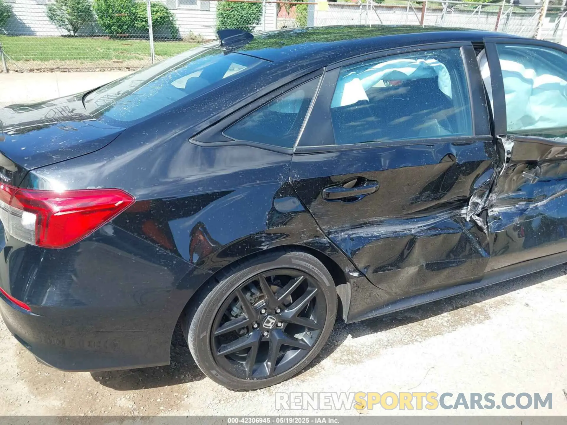 17 Photograph of a damaged car 2HGFE2F59NH608081 HONDA CIVIC 2022