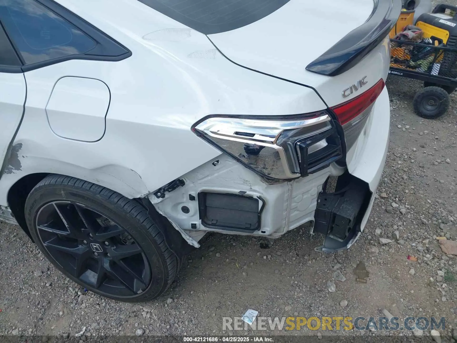17 Photograph of a damaged car 2HGFE2F5XNH590187 HONDA CIVIC 2022