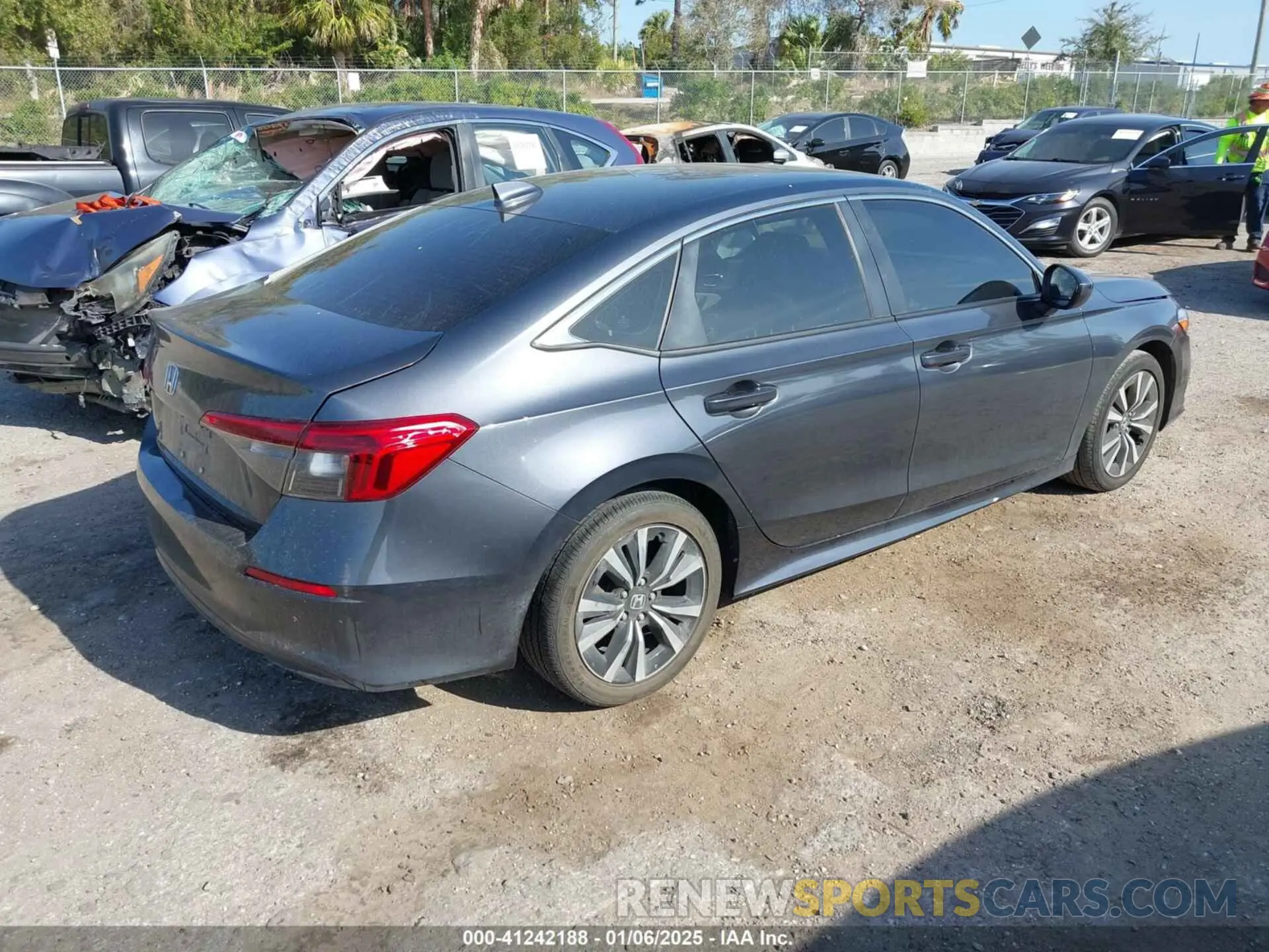 4 Photograph of a damaged car JHMFE1F73NX006605 HONDA CIVIC 2022