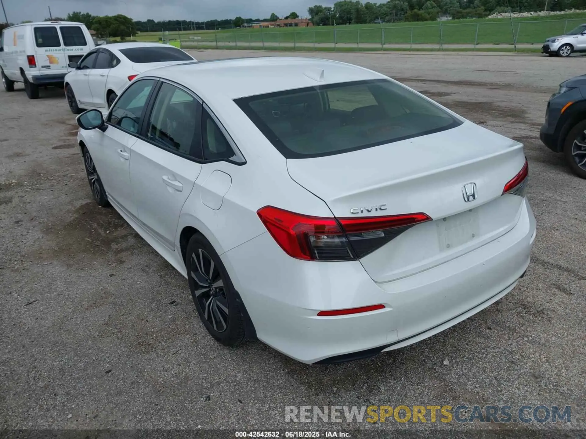 3 Photograph of a damaged car JHMFE1F74NX004751 HONDA CIVIC 2022