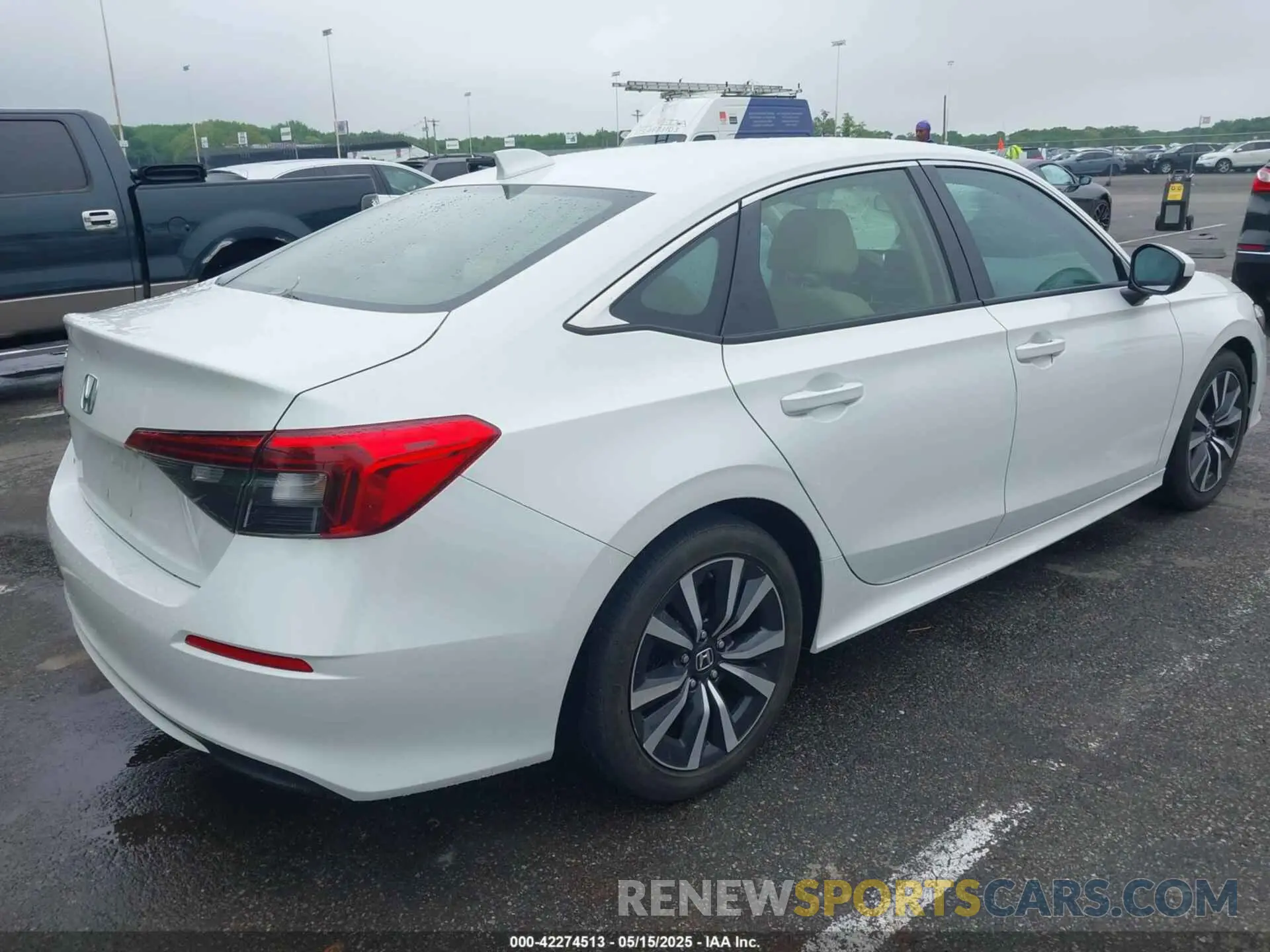4 Photograph of a damaged car JHMFE1F75NX009666 HONDA CIVIC 2022