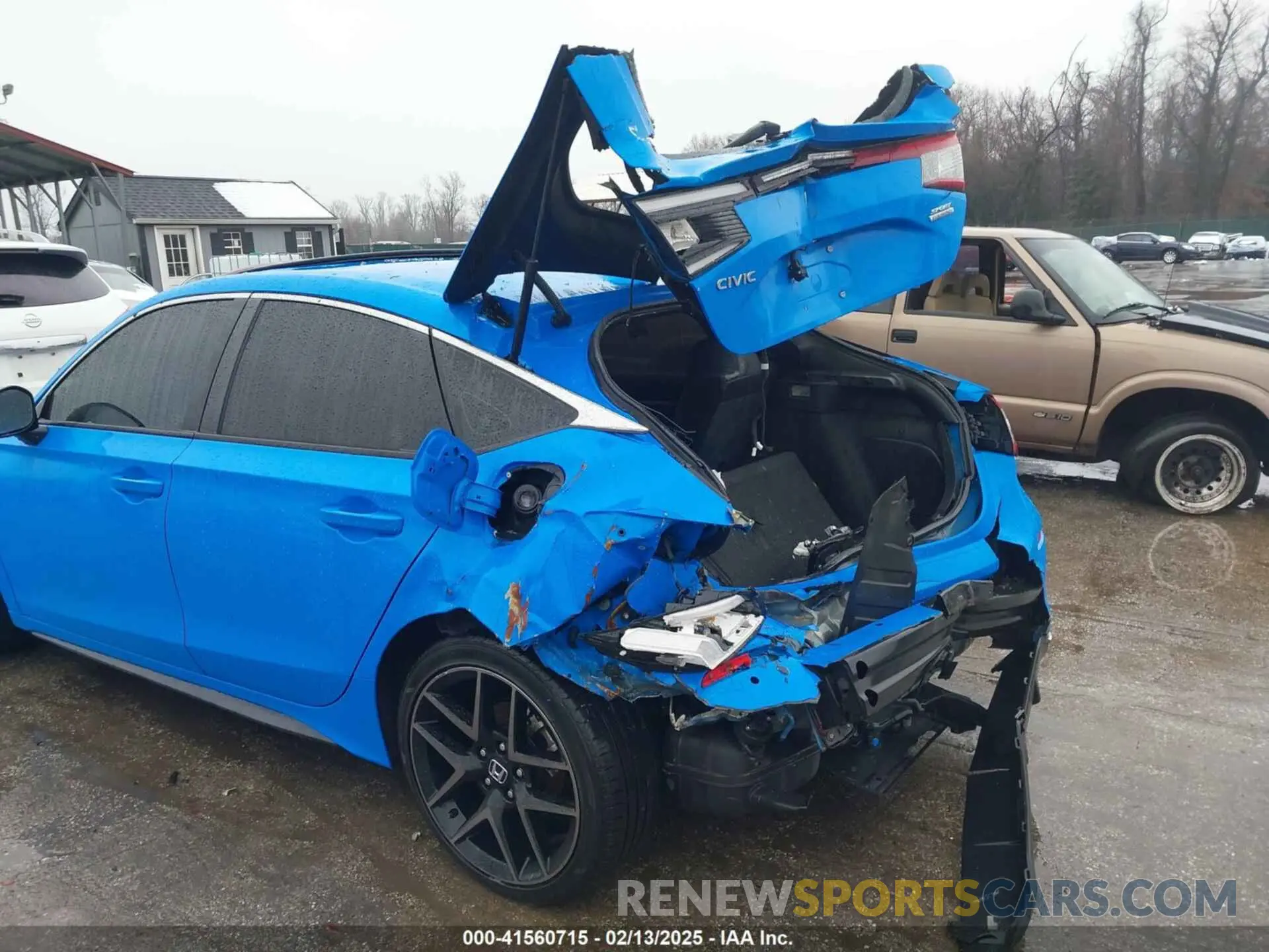 6 Photograph of a damaged car 19XFL1G86PE001383 HONDA CIVIC 2023