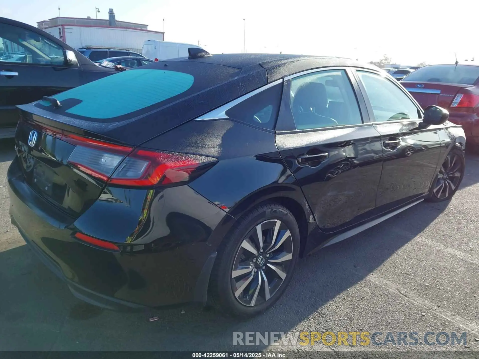 4 Photograph of a damaged car 19XFL1H73PE005199 HONDA CIVIC 2023