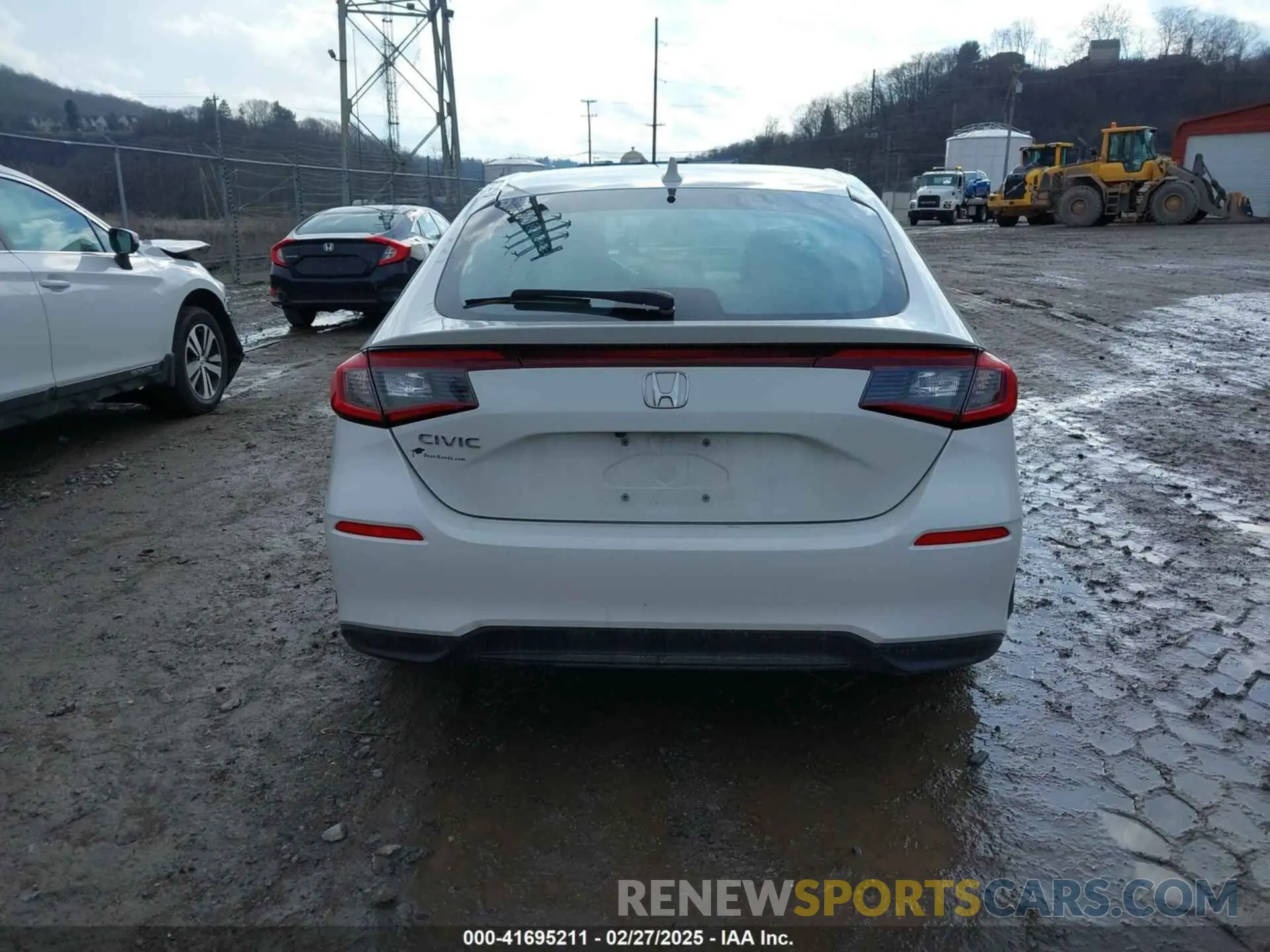 17 Photograph of a damaged car 19XFL1H75PE002224 HONDA CIVIC 2023